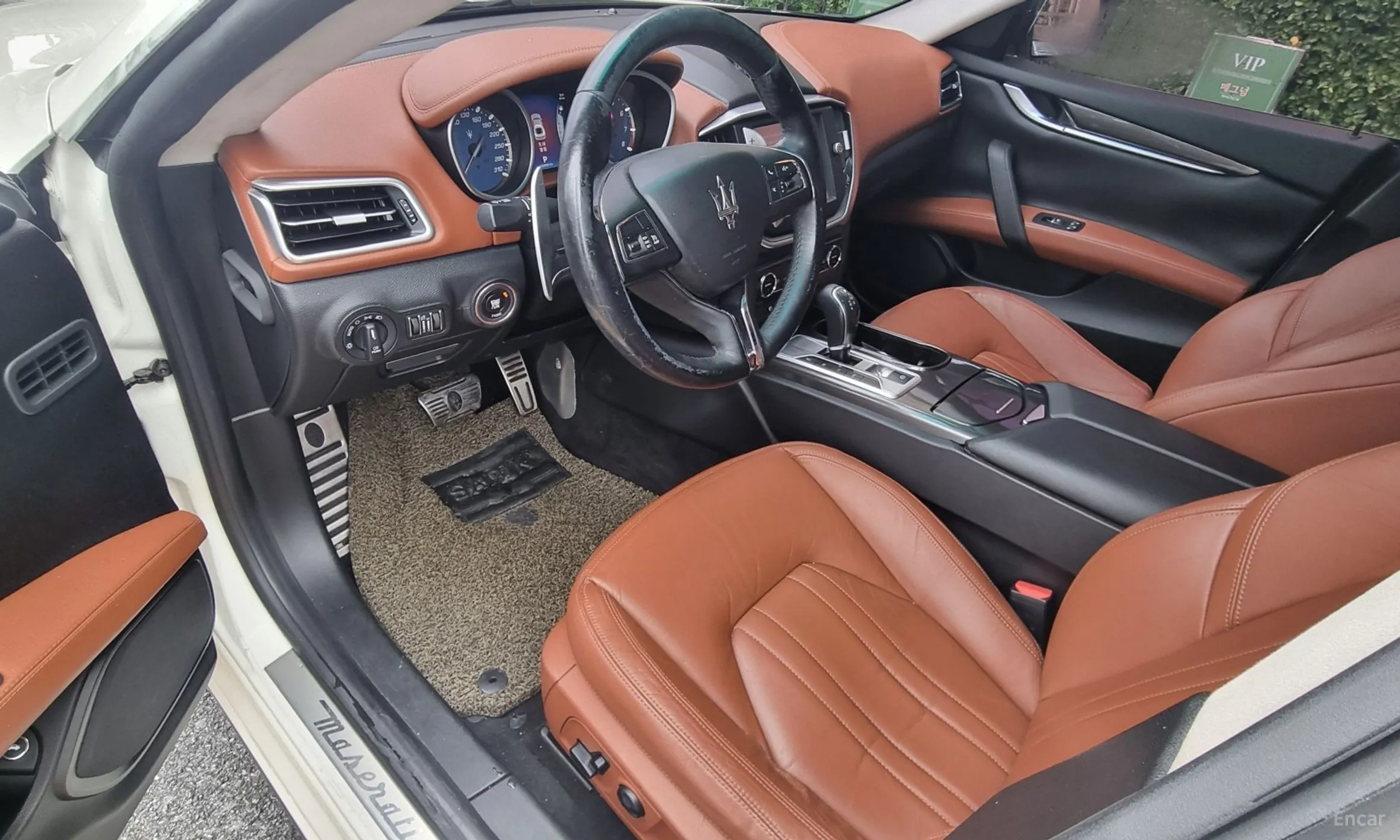 Maserati Ghibli превью 16