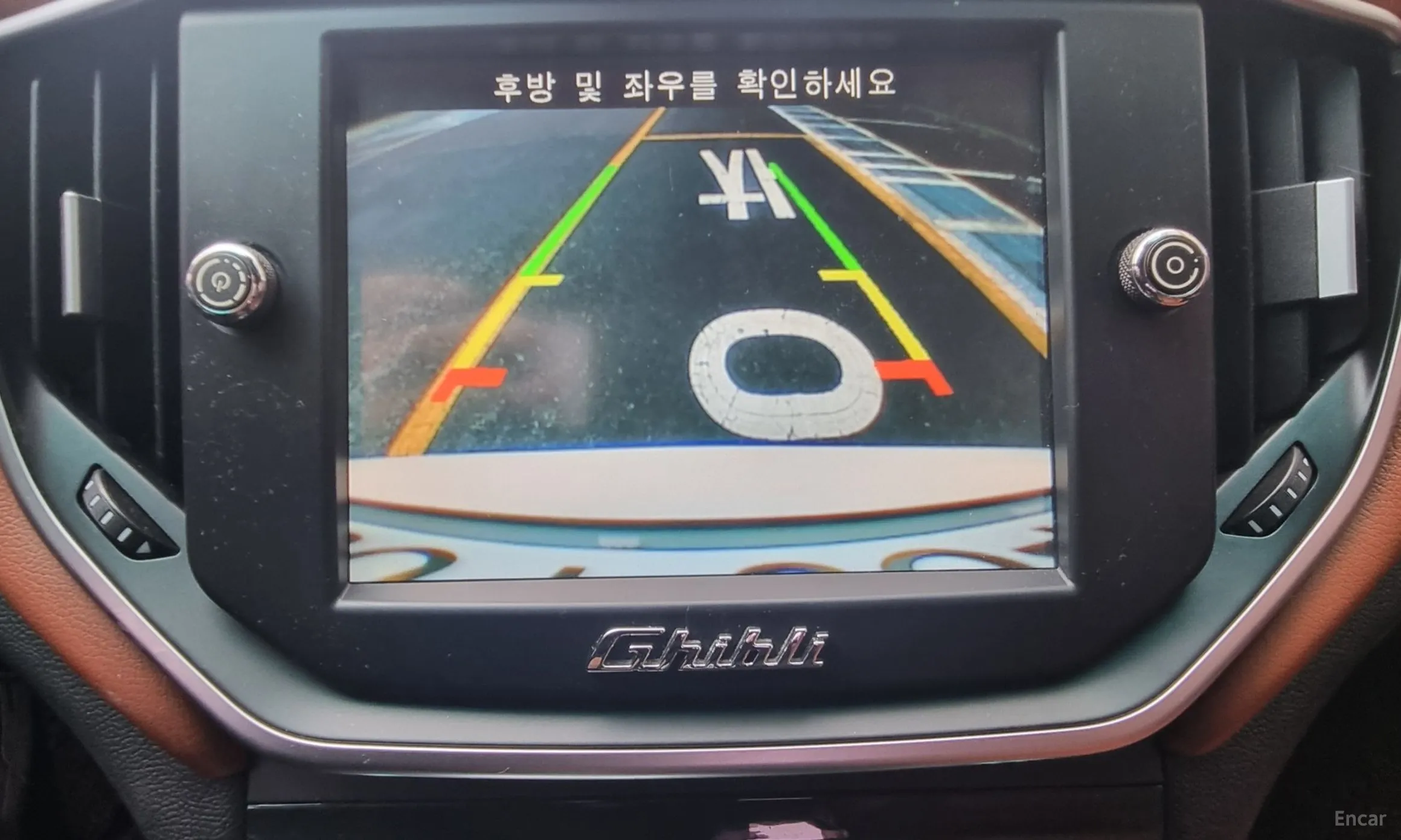 Maserati Ghibli превью 19