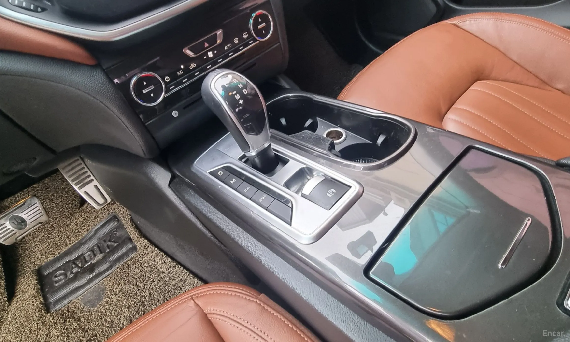Maserati Ghibli превью 9