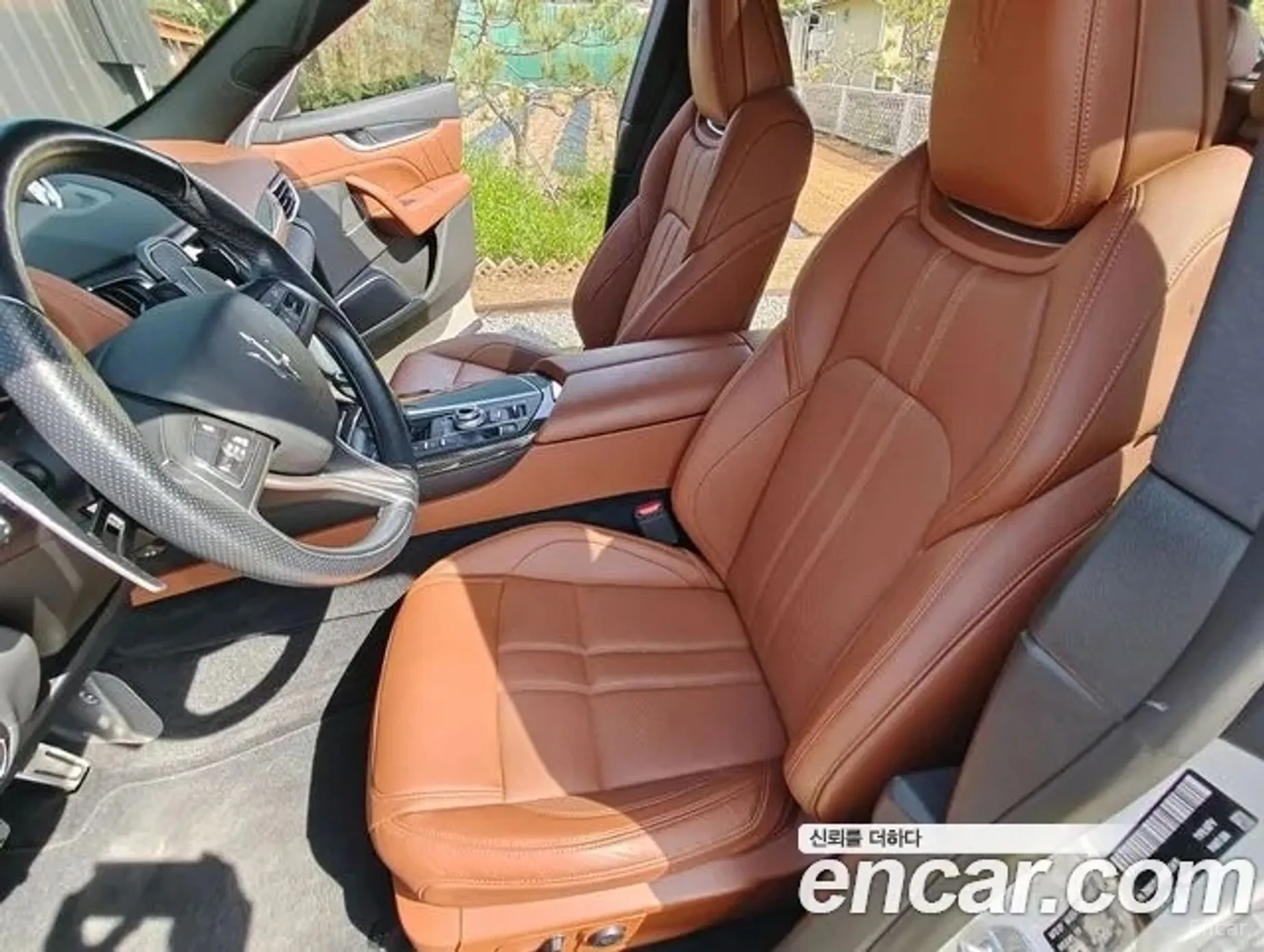 Maserati Levante превью 12