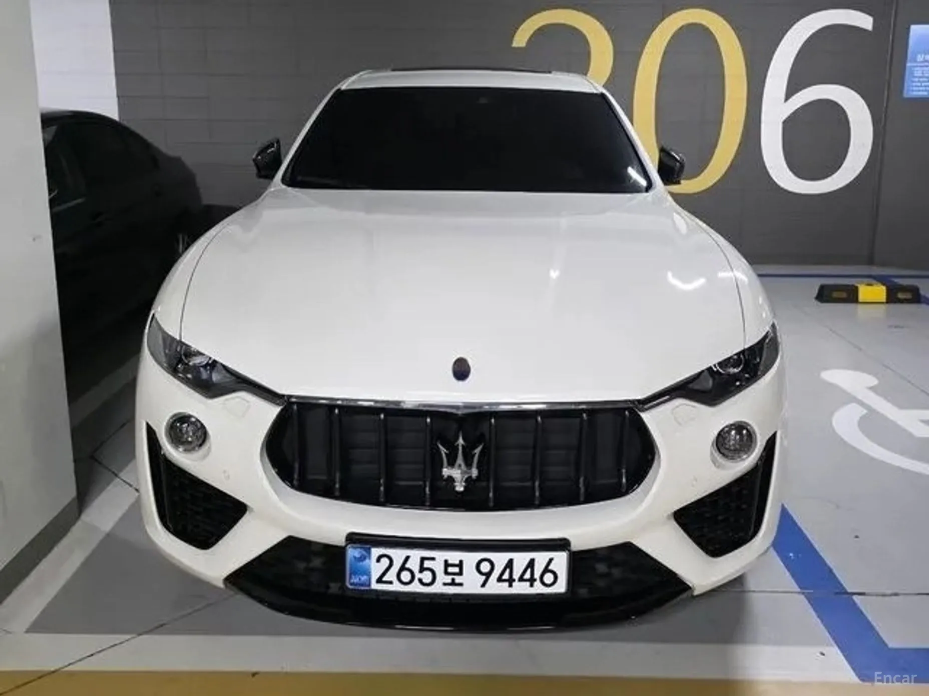 Maserati Levante превью 19