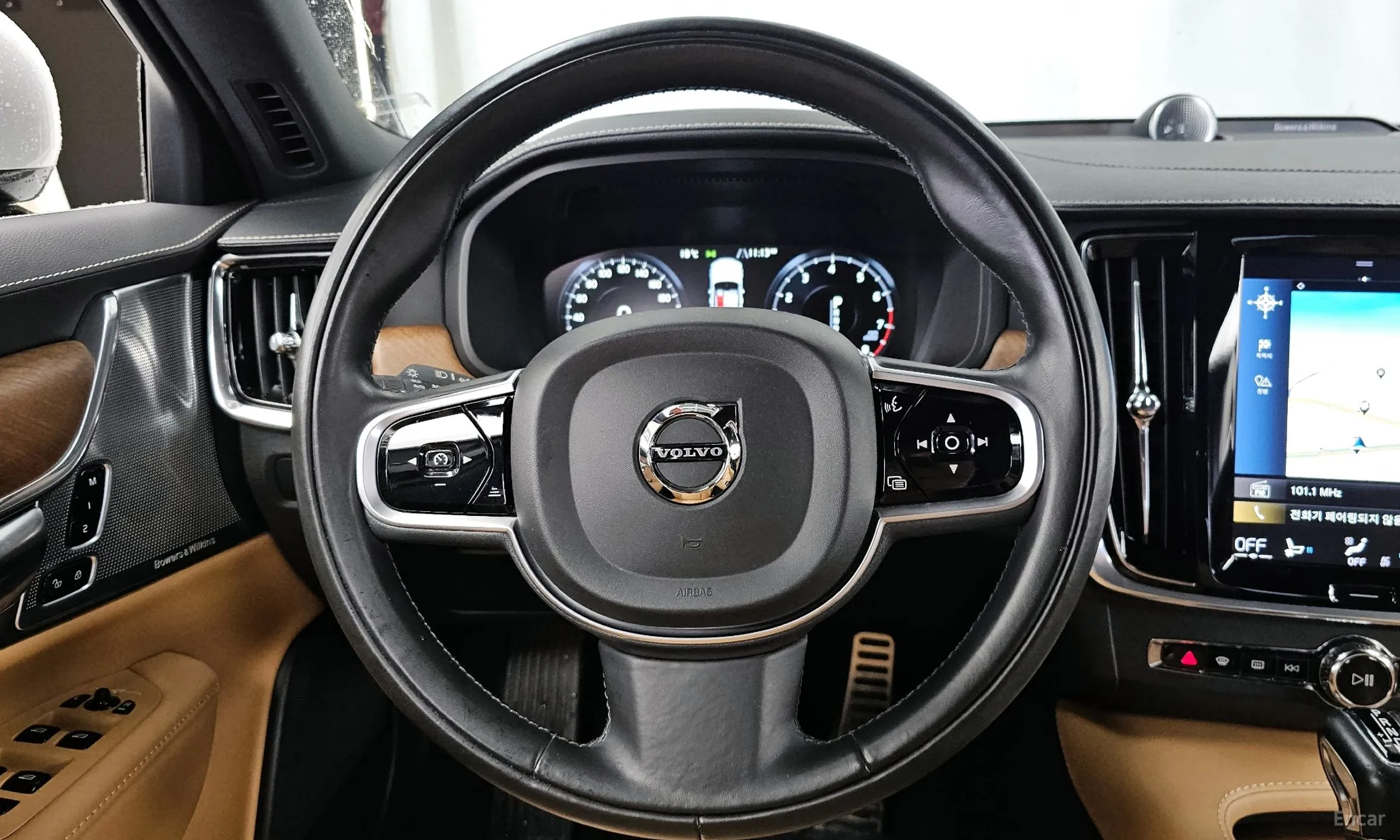 Volvo S90 превью 13