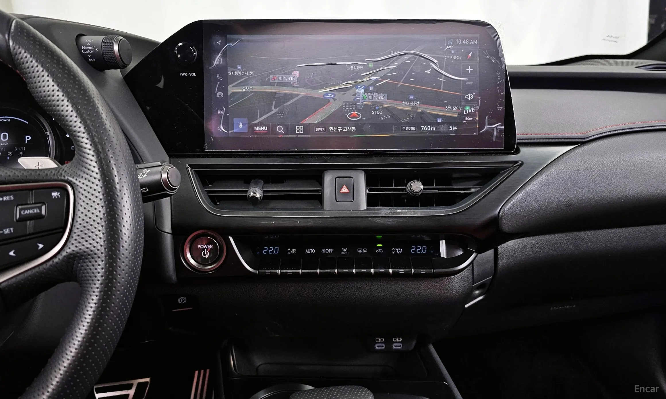 Lexus UX250h превью 15