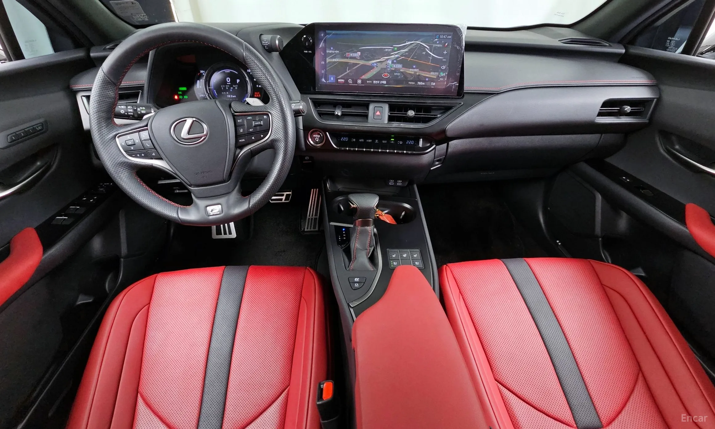 Lexus UX250h превью 7