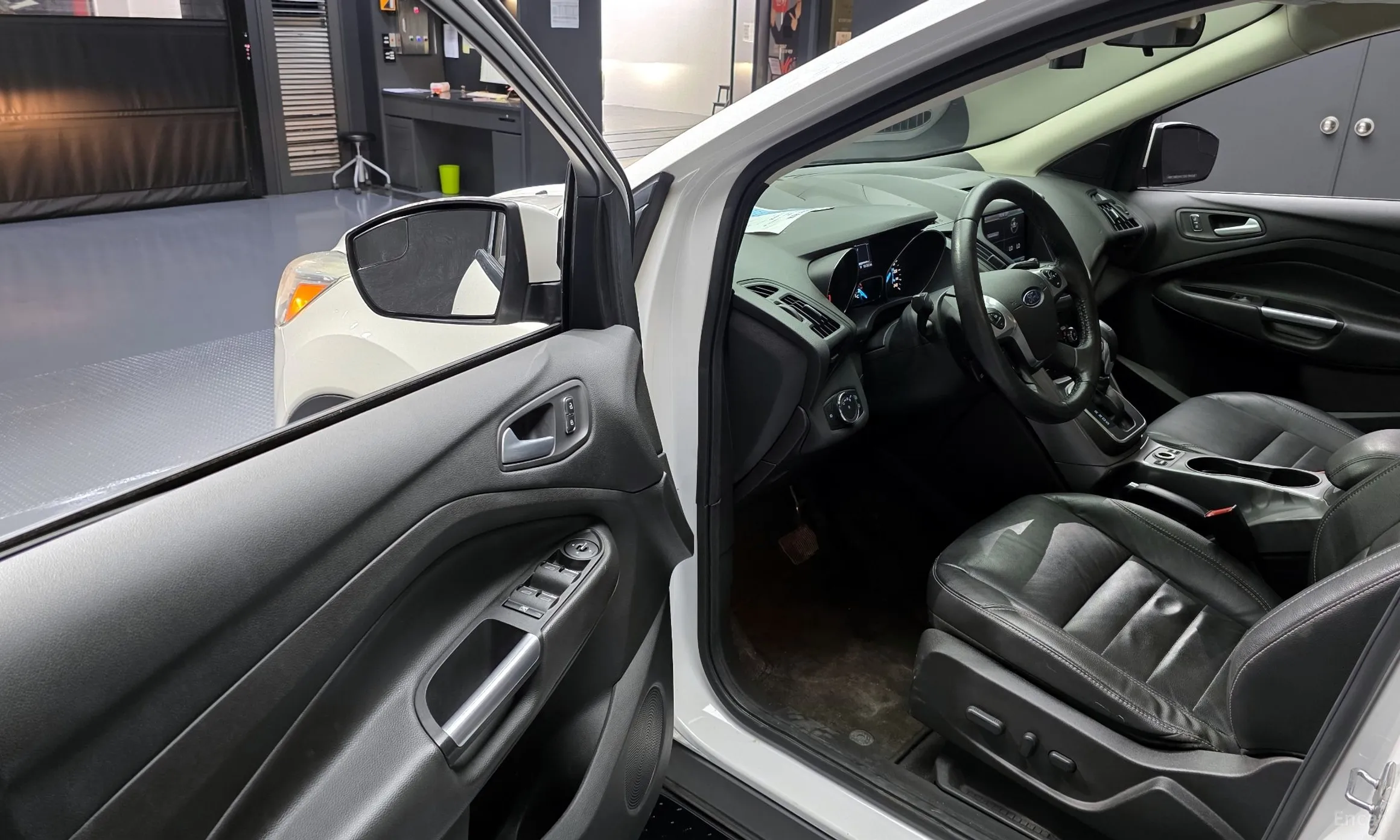 Ford Escape превью 11