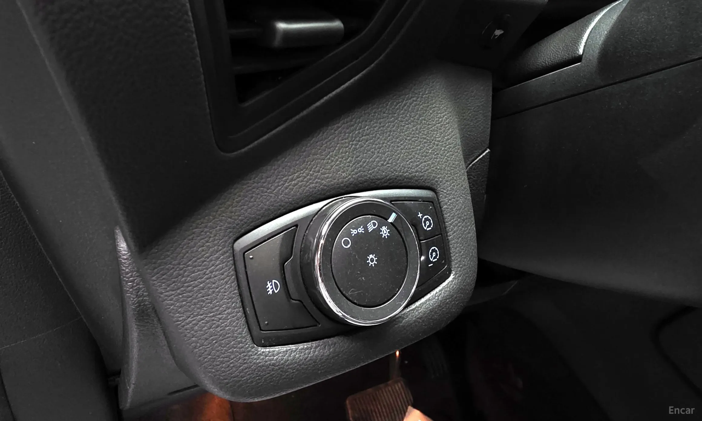 Ford Escape превью 16