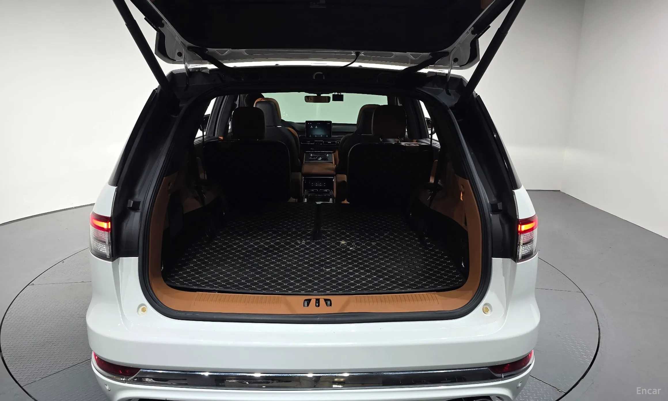Lincoln Aviator 2nd Generation превью 20