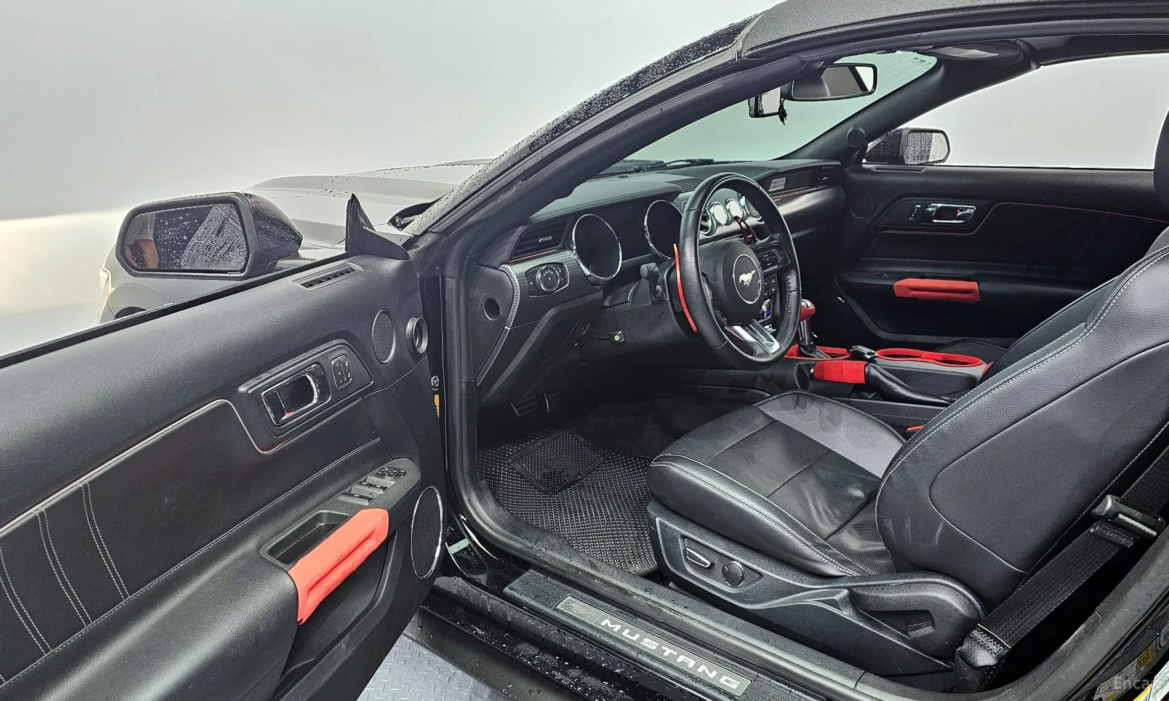 Ford Mustang превью 11