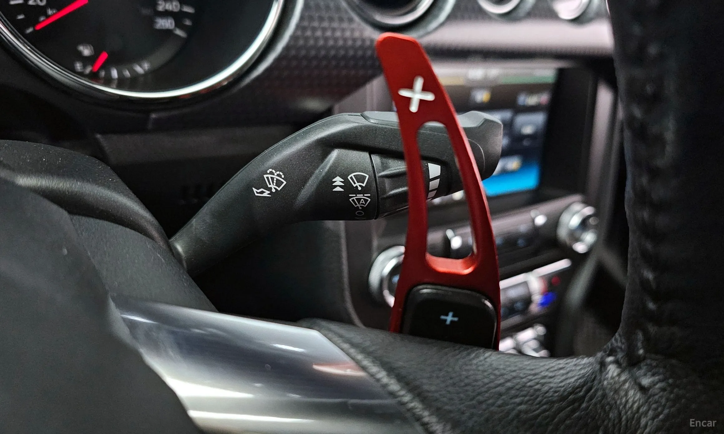 Ford Mustang превью 19