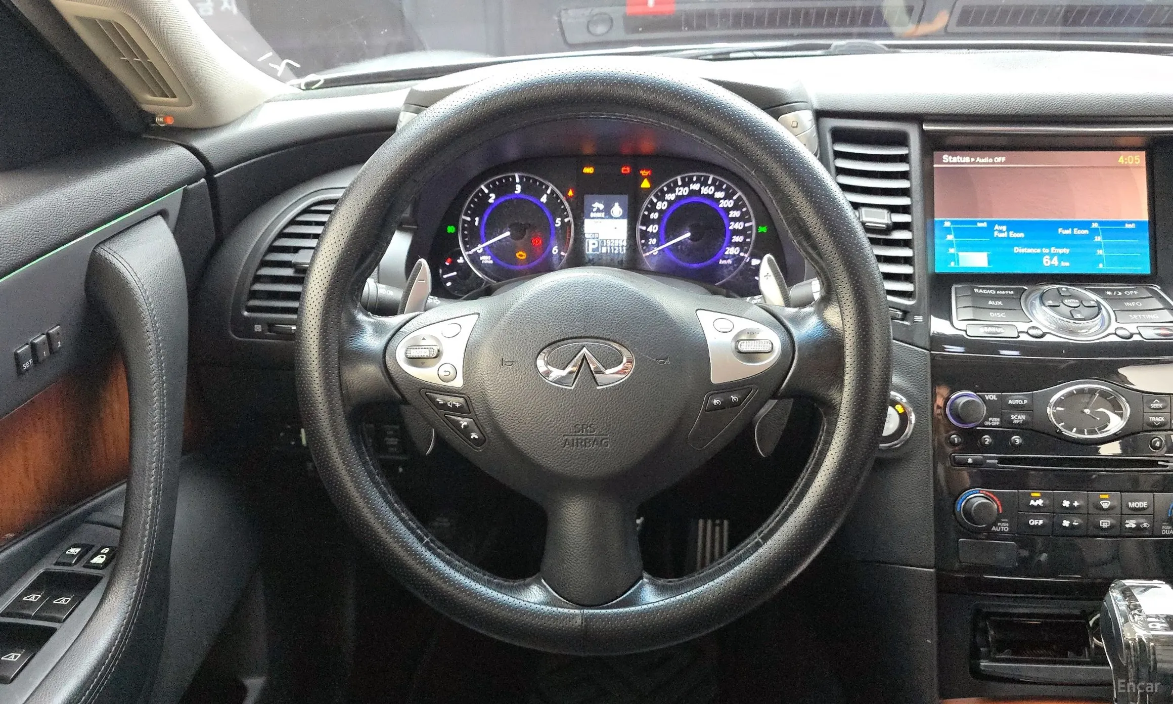 Infiniti FX30d превью 13