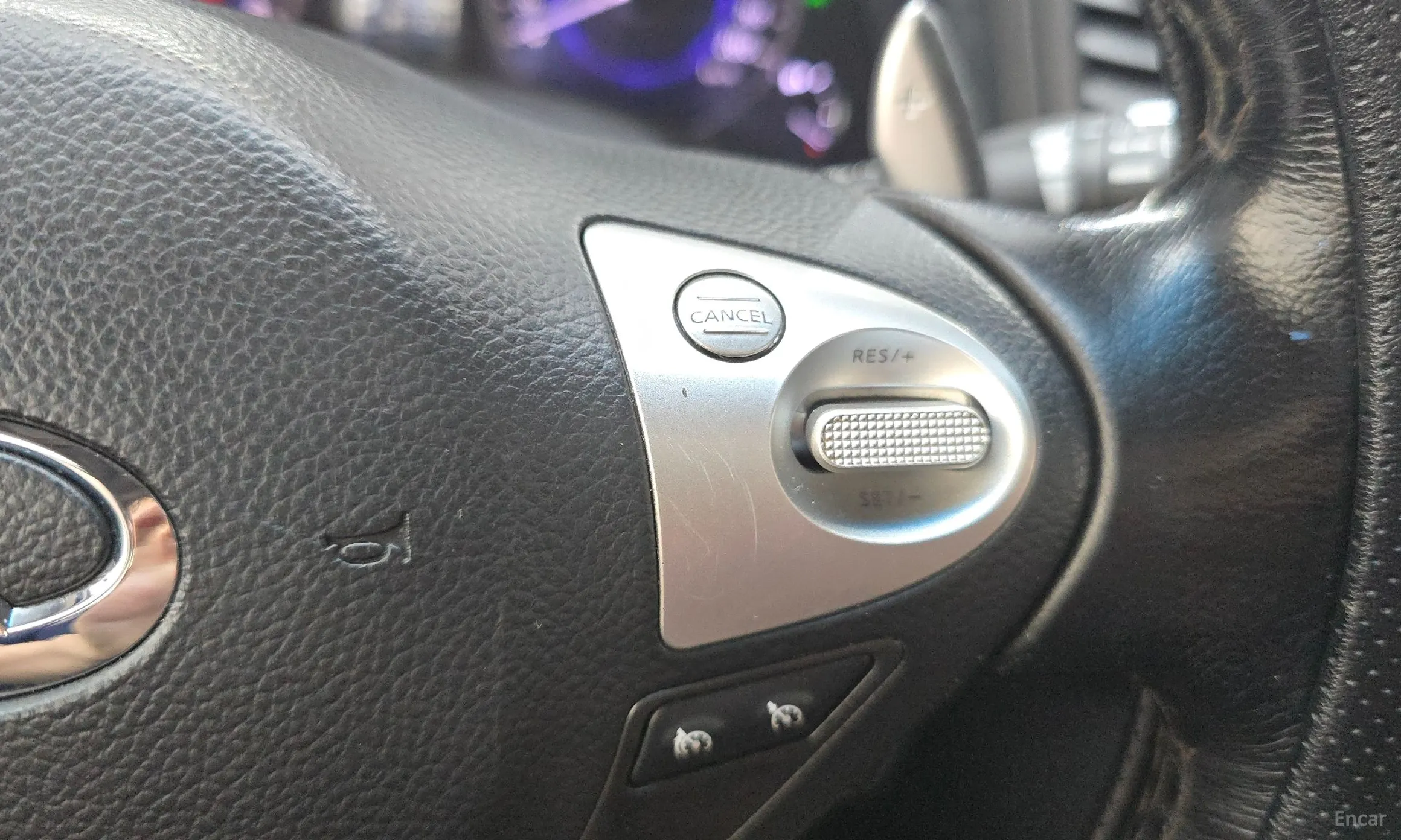 Infiniti FX30d превью 17