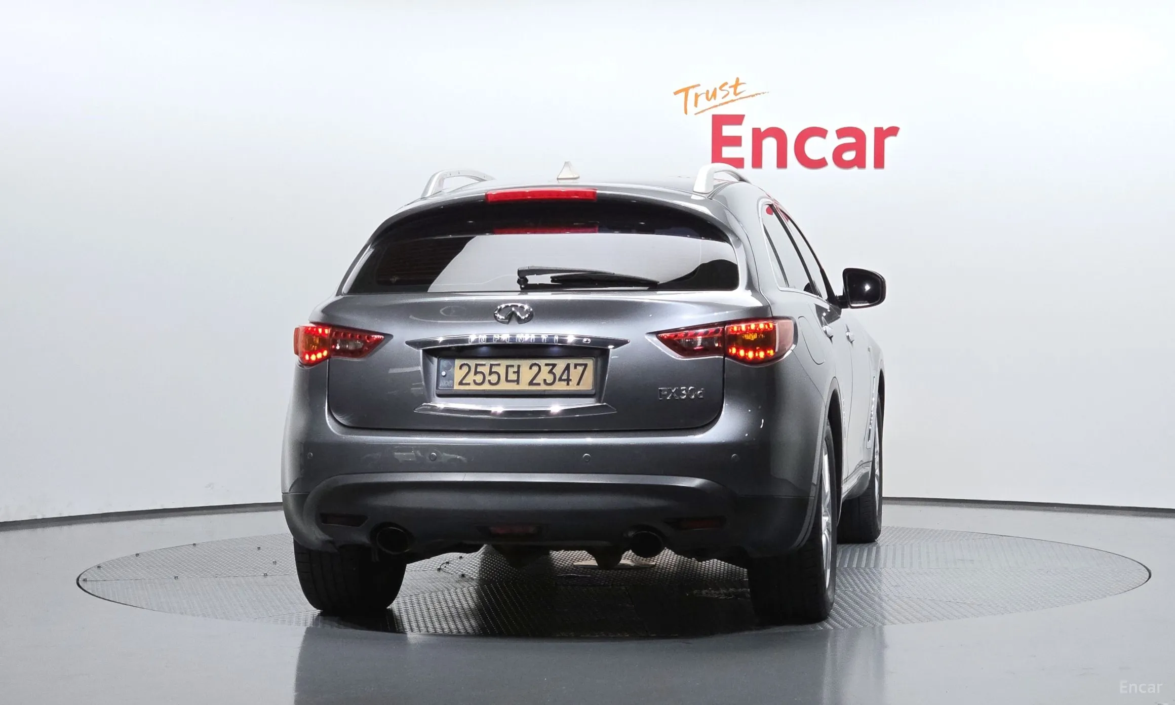 Infiniti FX30d превью 4