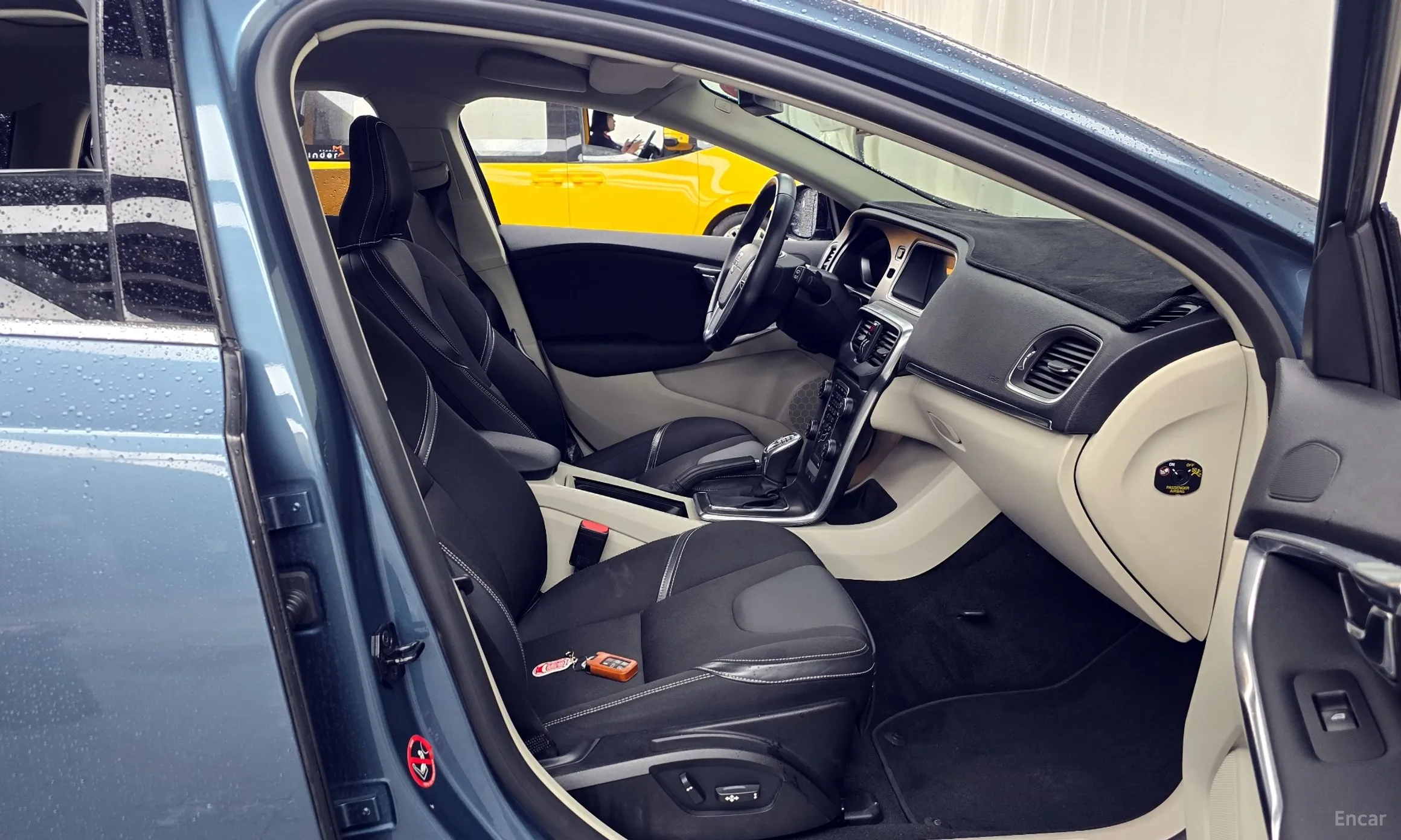 Volvo V40 превью 11