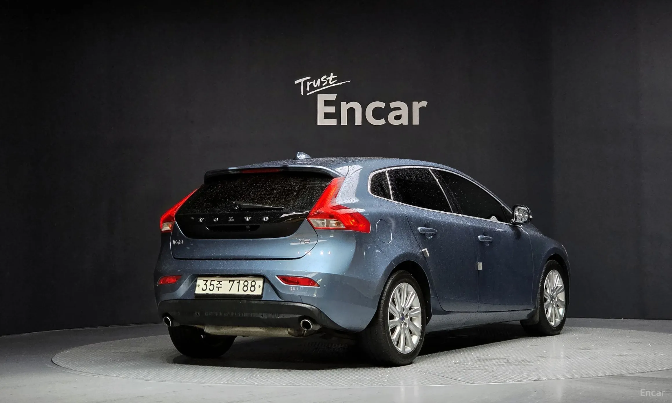 Volvo V40
