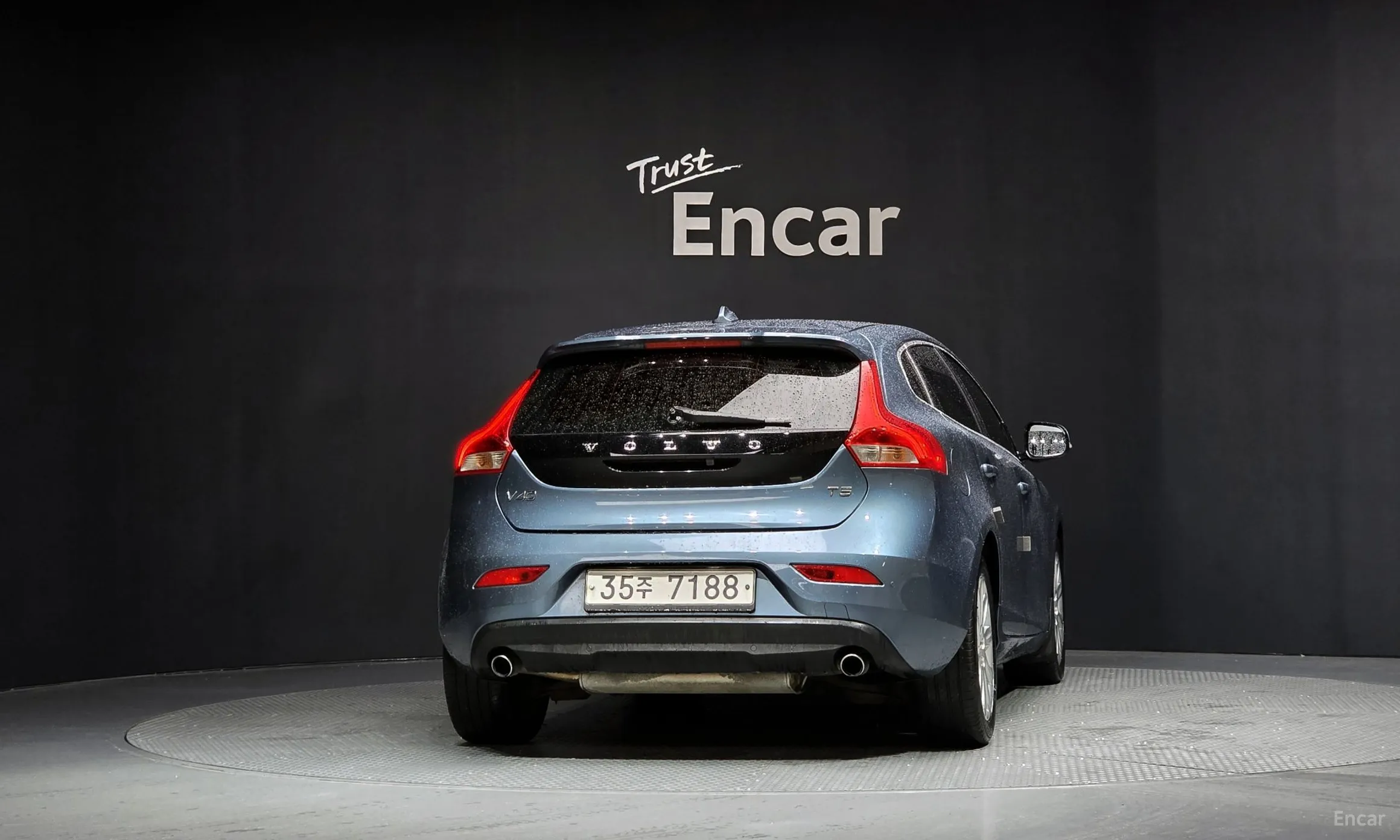 Volvo V40 превью 4