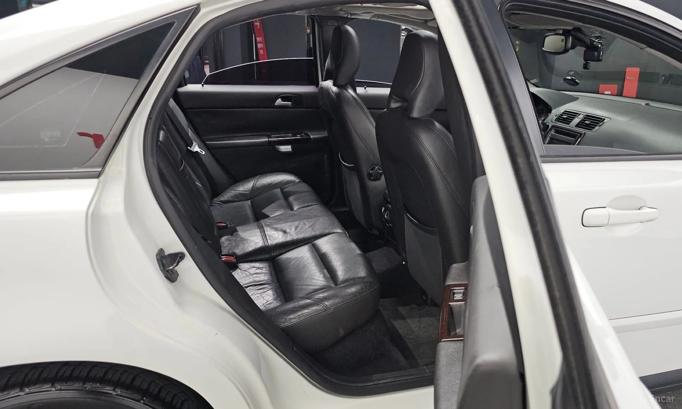 Volvo S40 превью 12