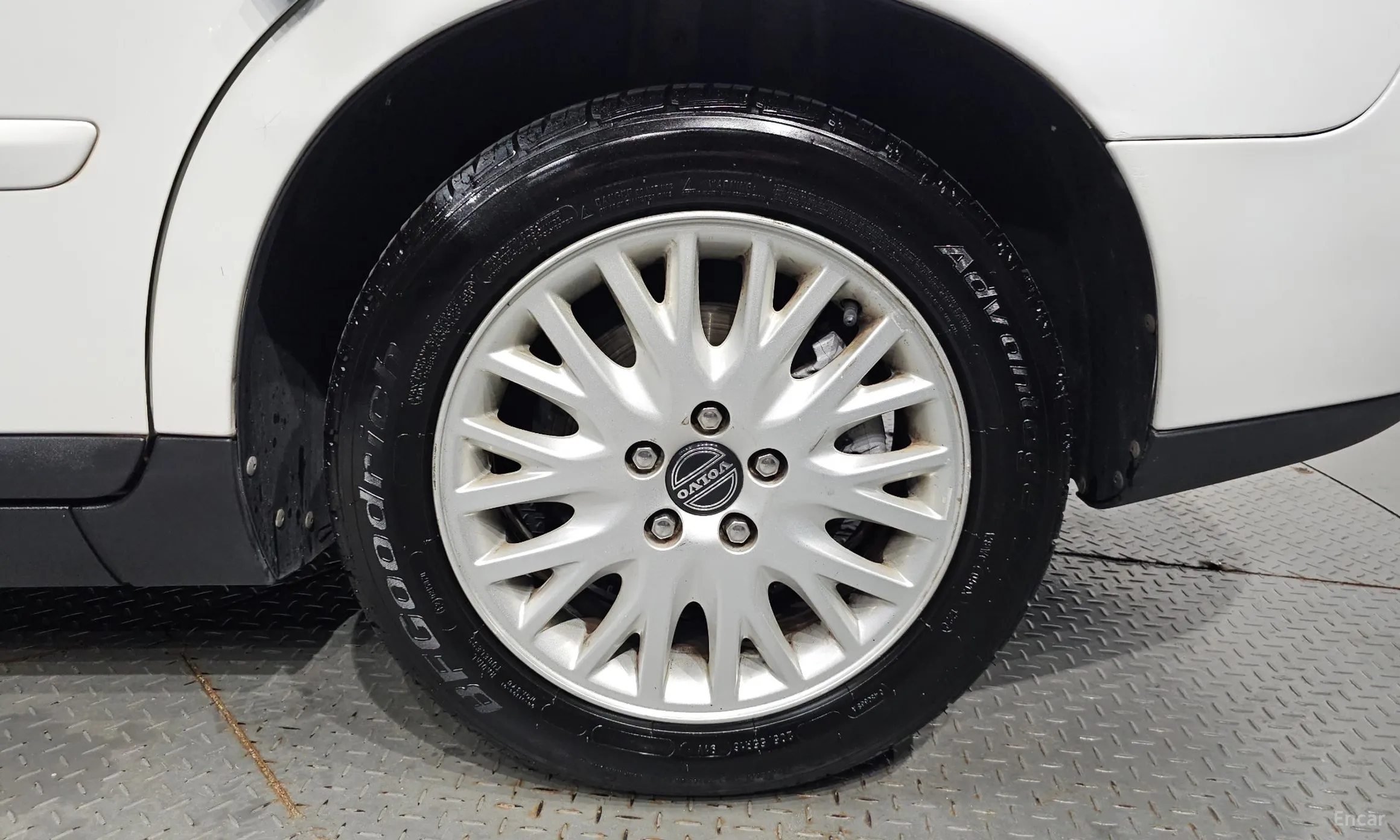 Volvo S40 превью 5
