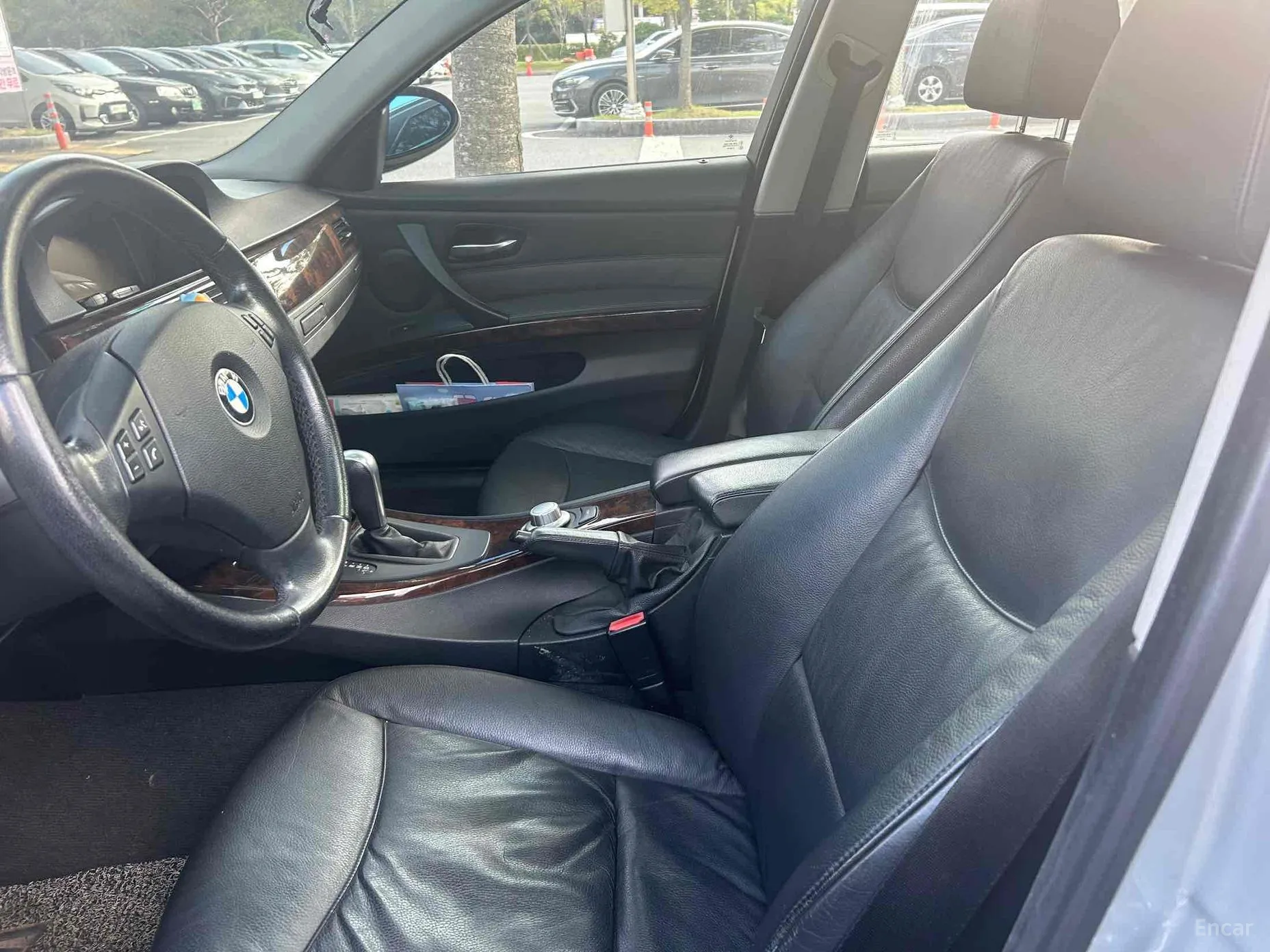 BMW 3 Series (E90) превью 13