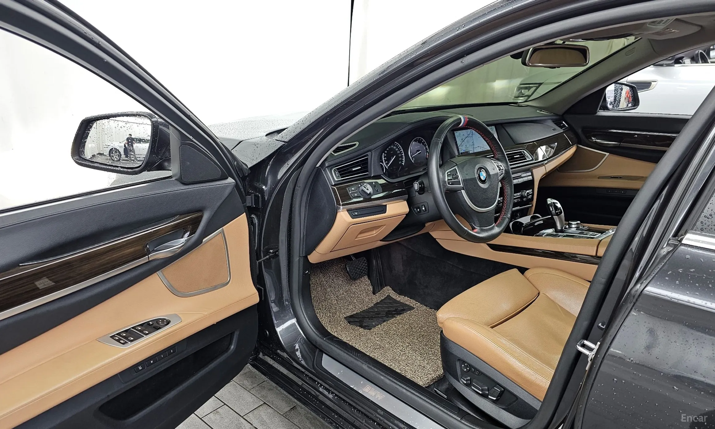BMW 7 Series (F01) превью 10