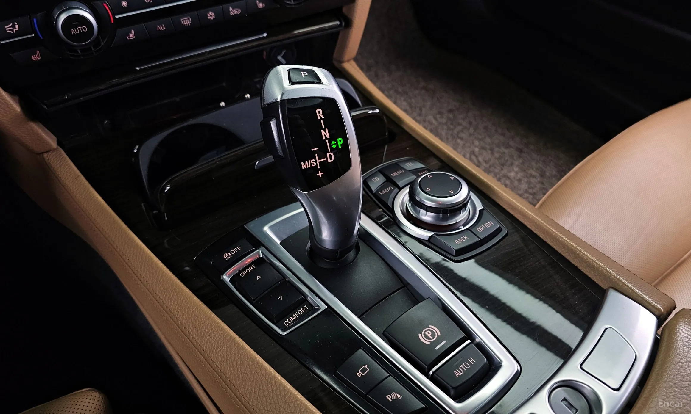 BMW 7 Series (F01) превью 9
