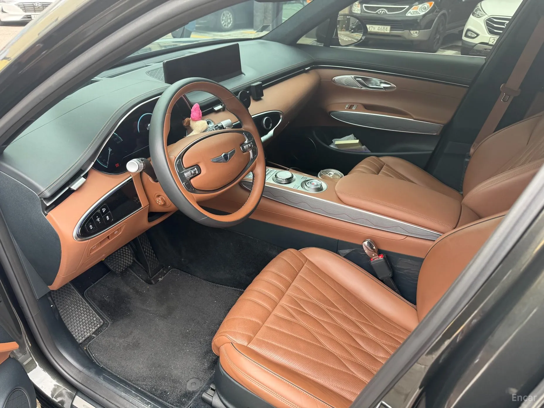 Genesis GV70 превью 5