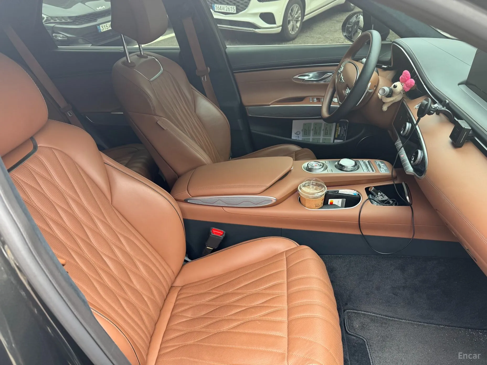 Genesis GV70 превью 6