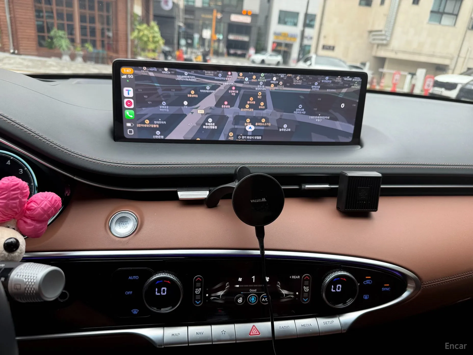 Genesis GV70 превью 8