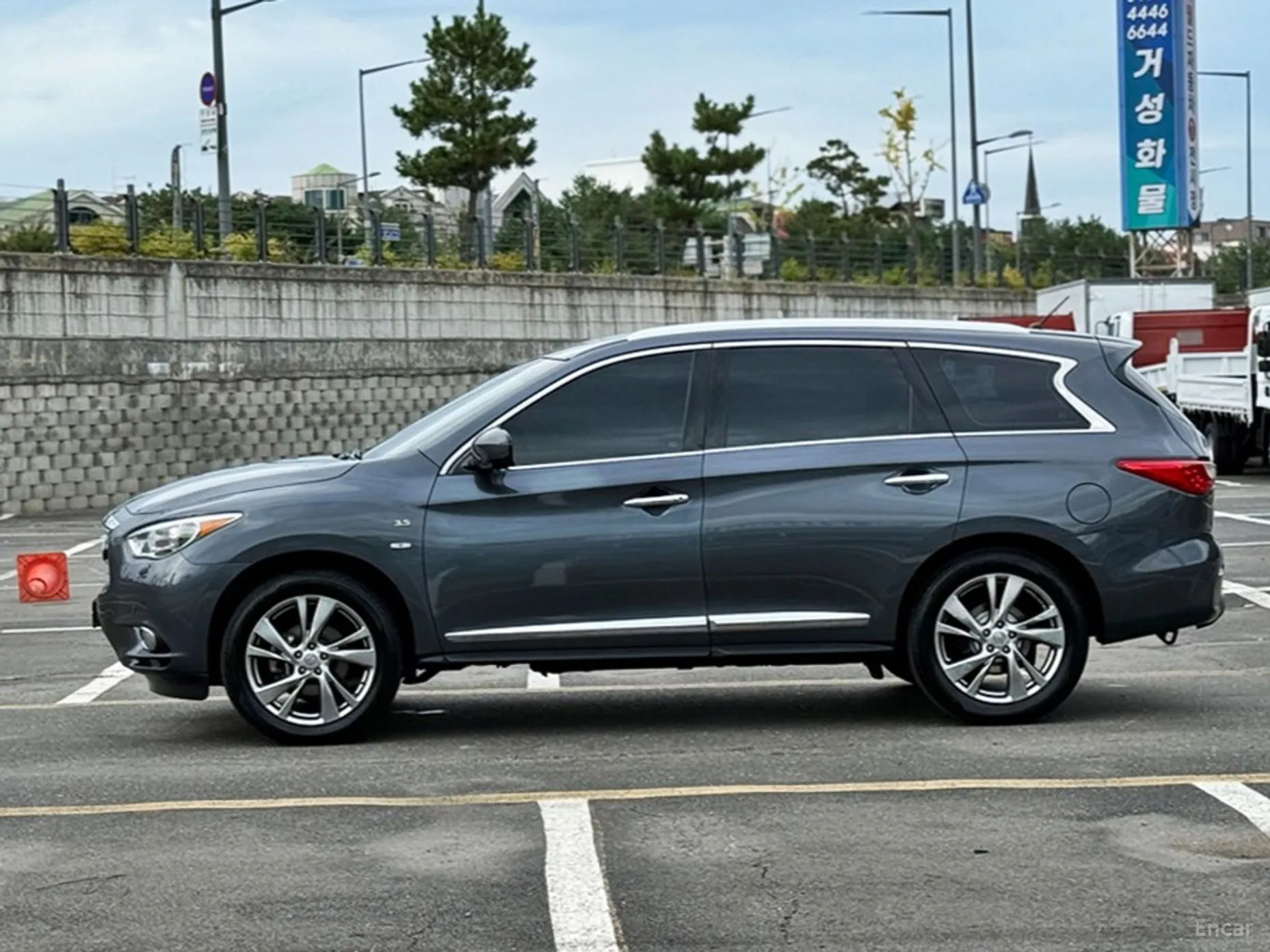 Infiniti QX60 превью 3