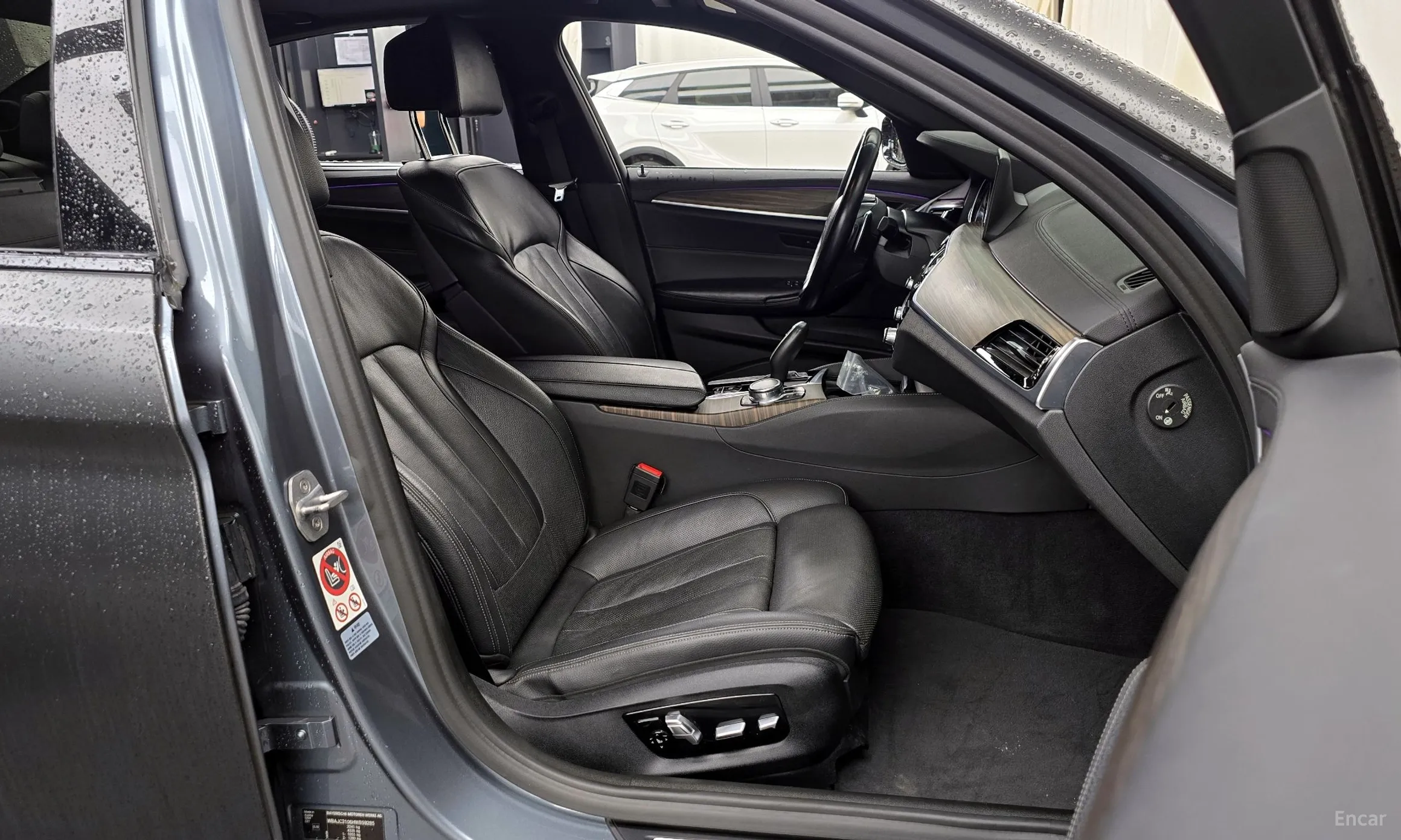 BMW 5 Series (G30) превью 11