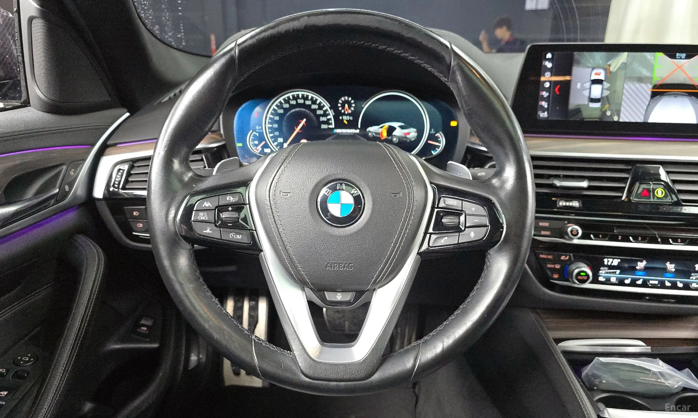 BMW 5 Series (G30) превью 13