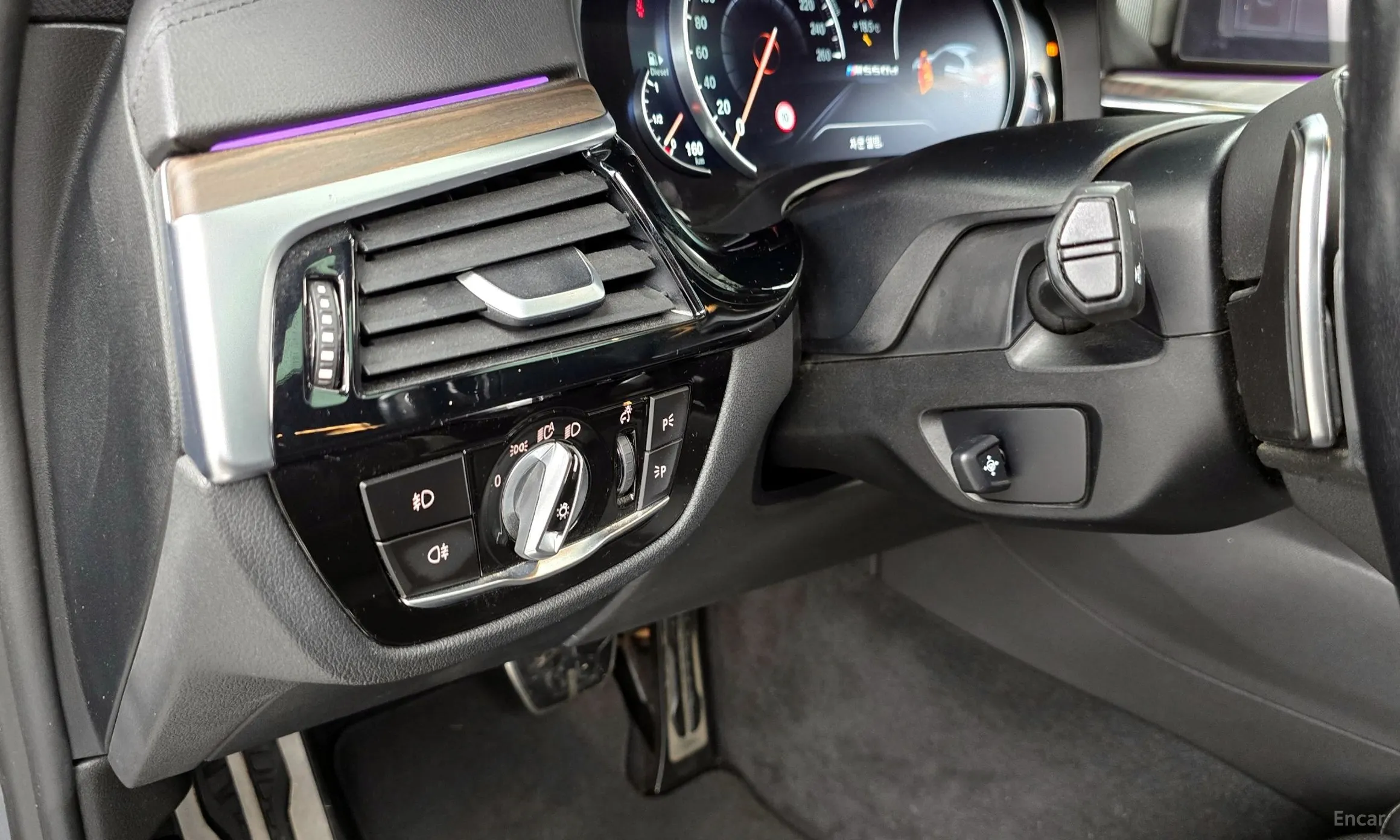 BMW 5 Series (G30) превью 16