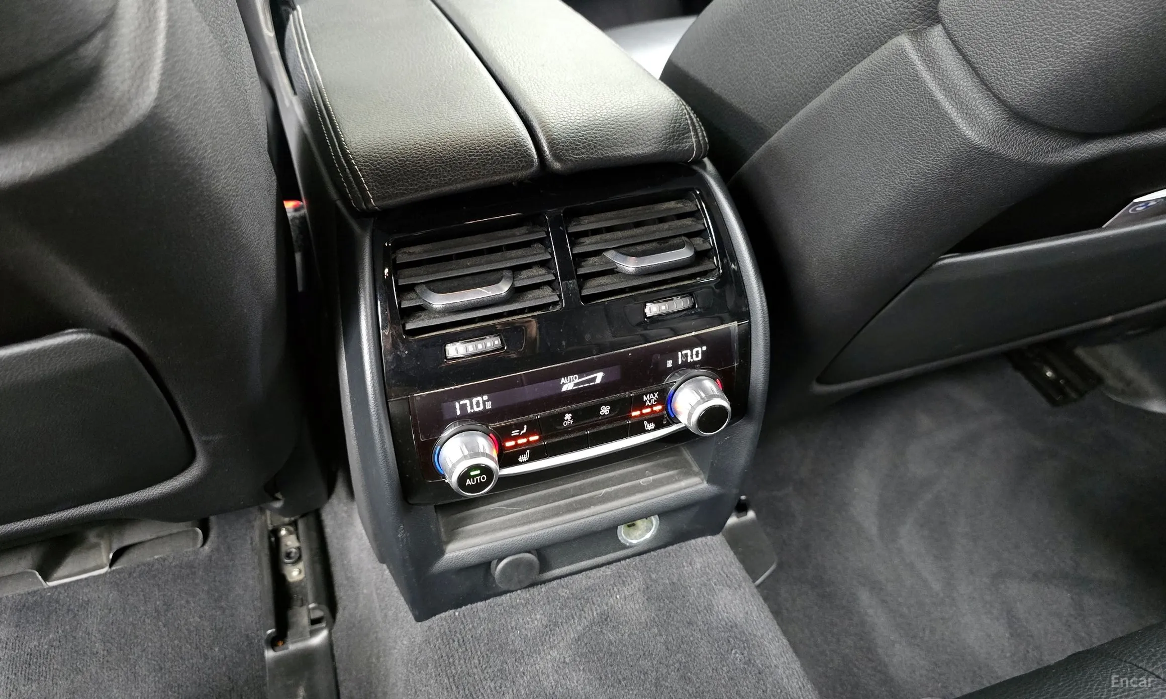 BMW 5 Series (G30) превью 19