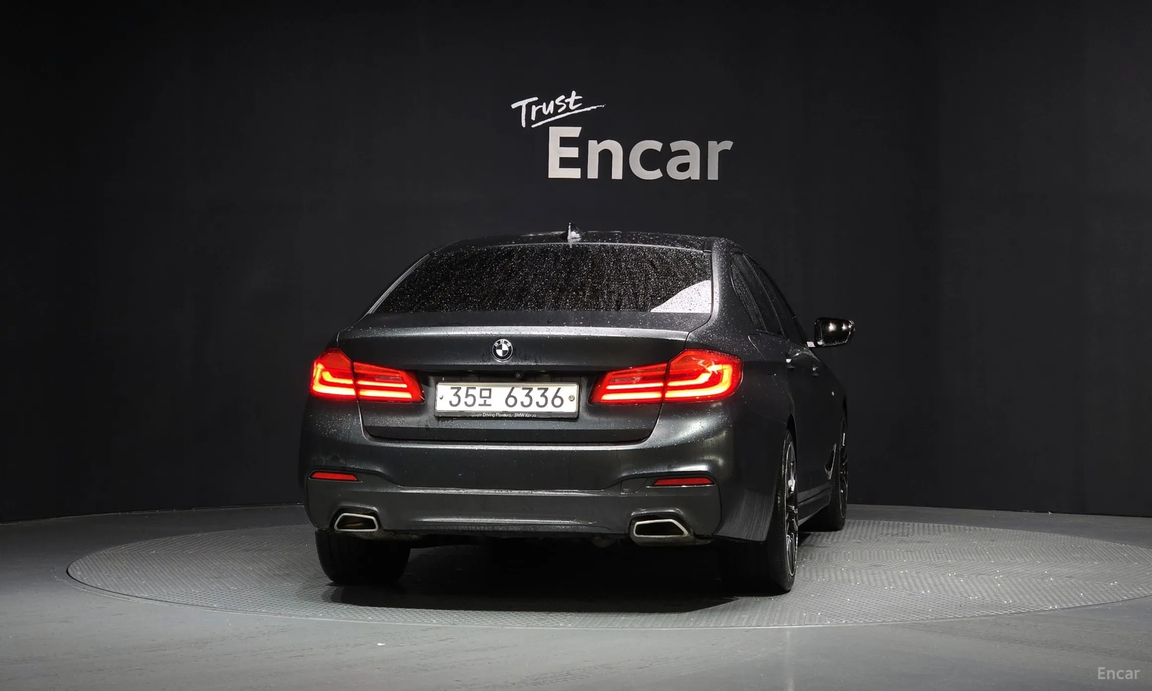 BMW 5 Series (G30) превью 4