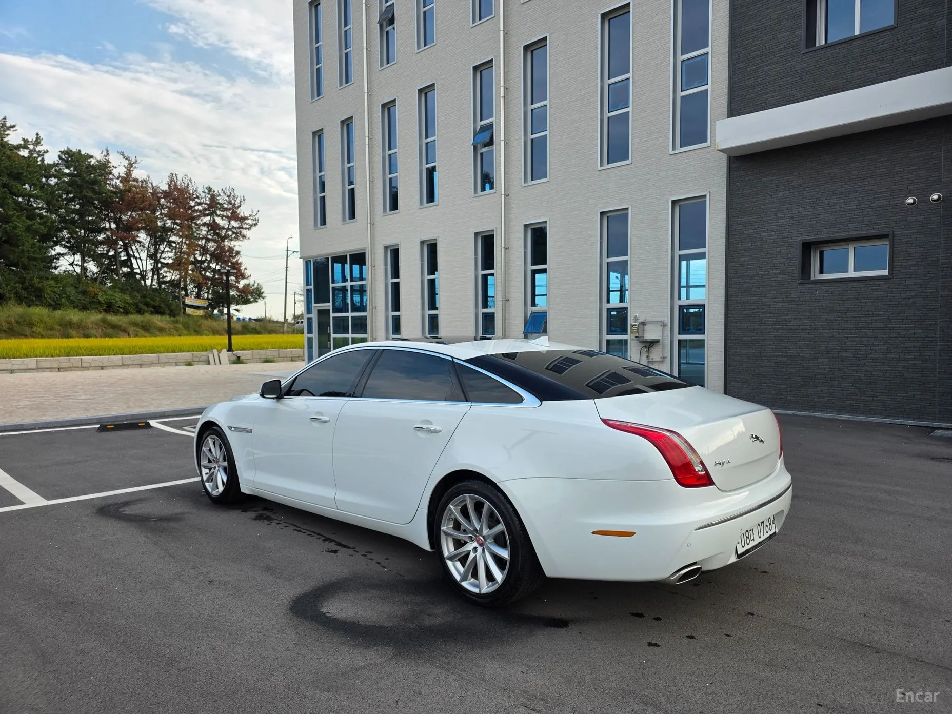 Jaguar All New XJ превью 5