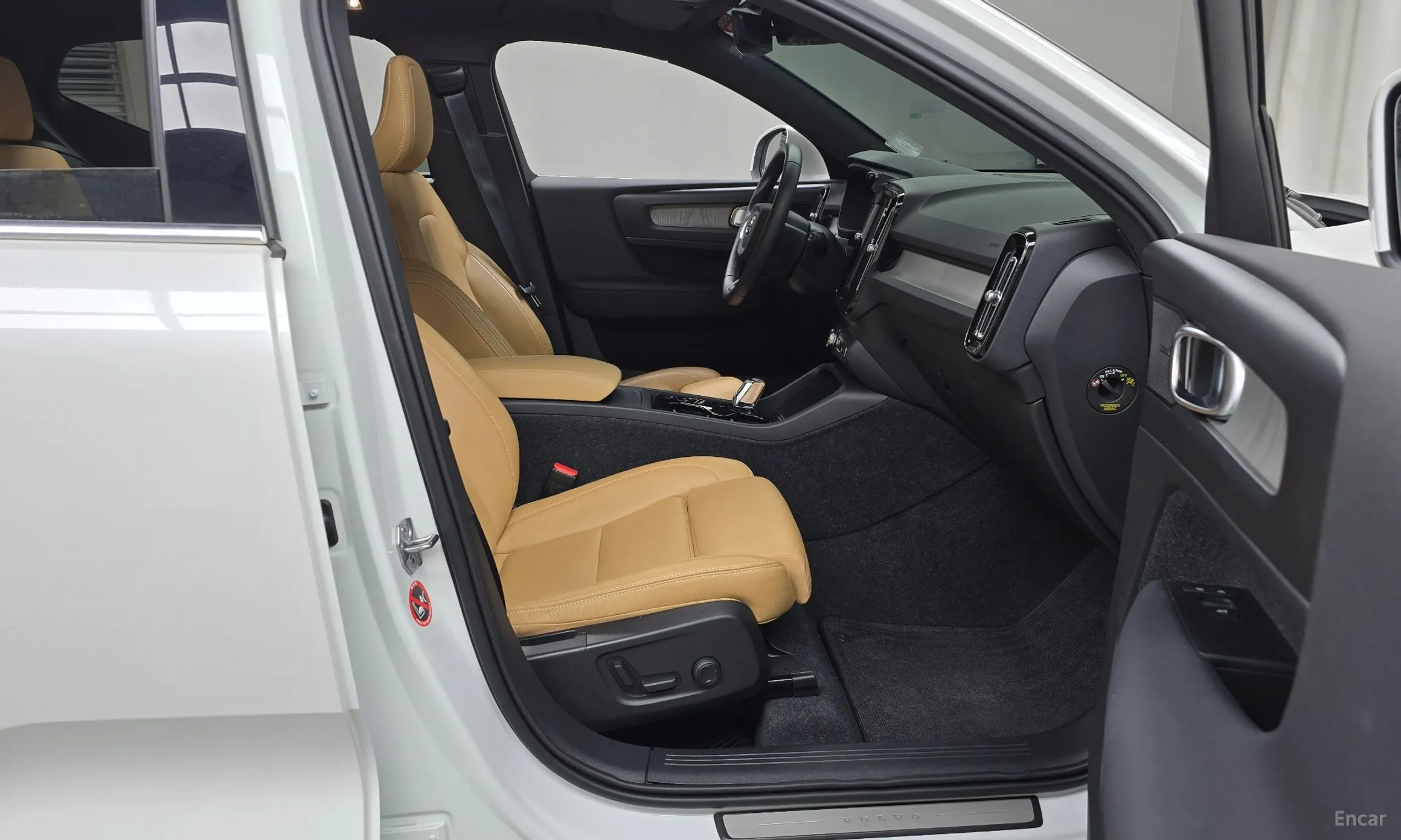 Volvo XC40 превью 11