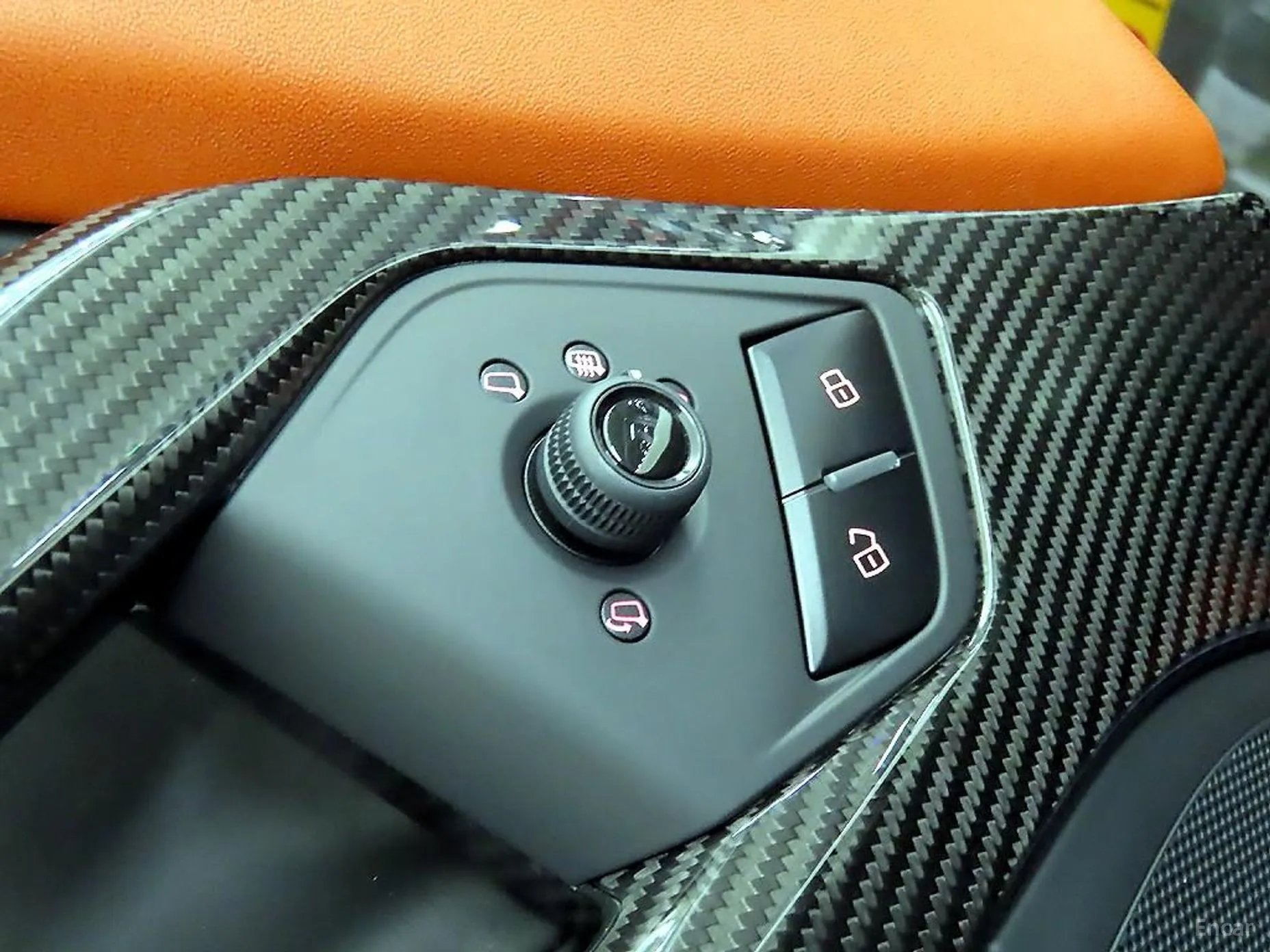Lamborghini Aventador превью 12