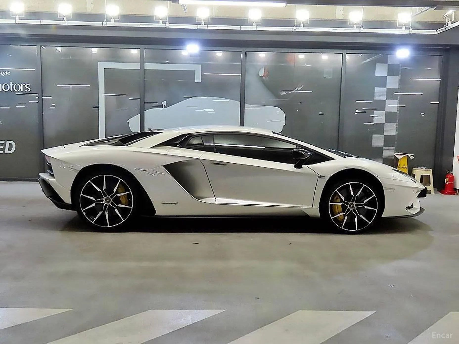 Lamborghini Aventador превью 3