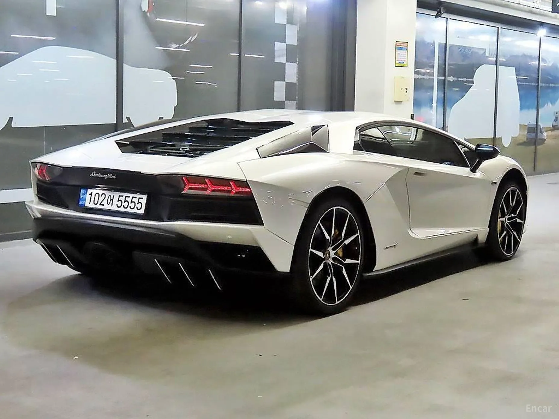 Lamborghini Aventador превью 4