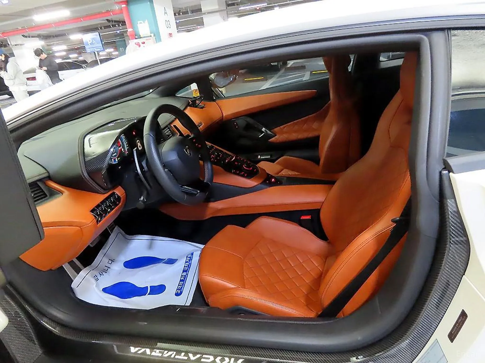 Lamborghini Aventador превью 6