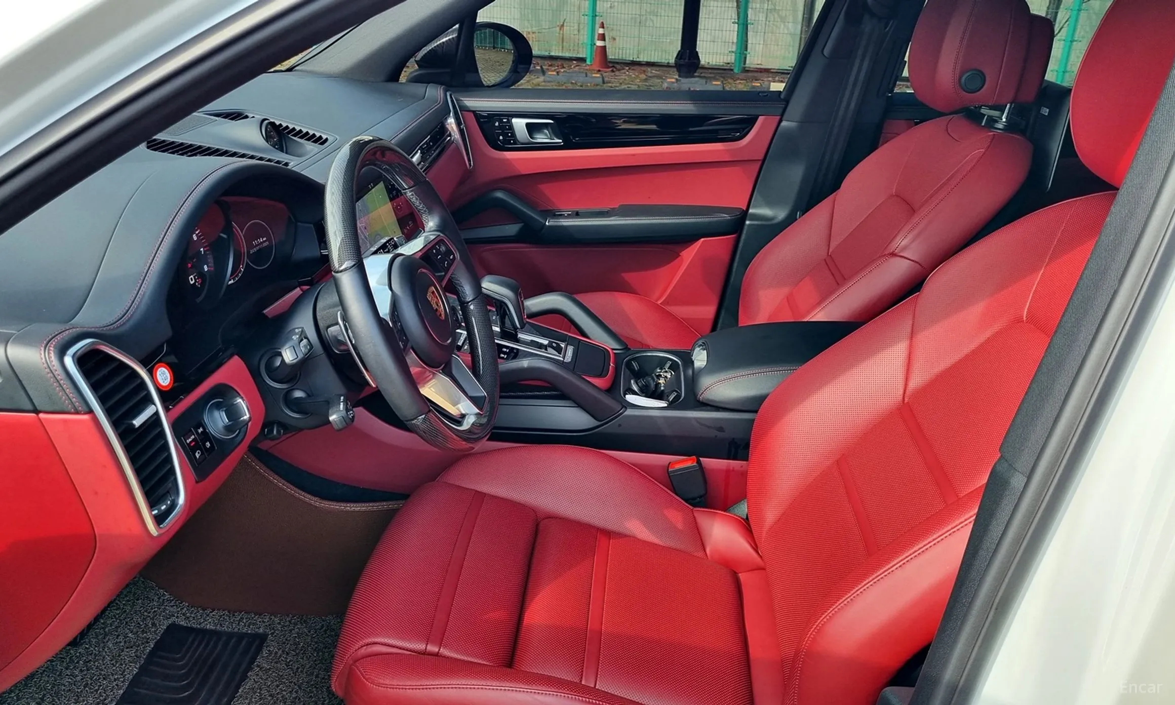 Porsche Cayenne (PO536) превью 12