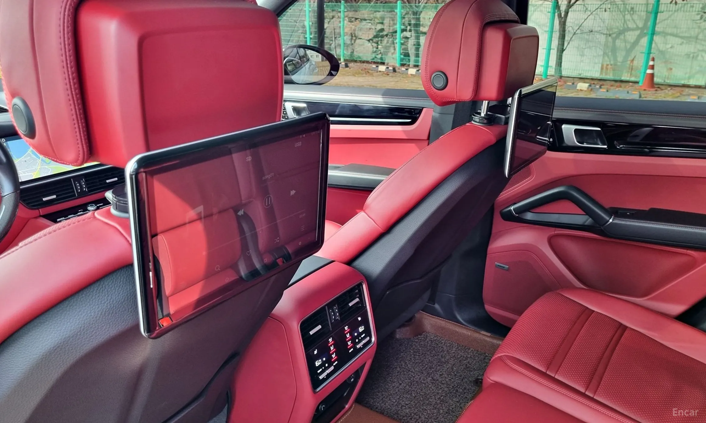 Porsche Cayenne (PO536) превью 13
