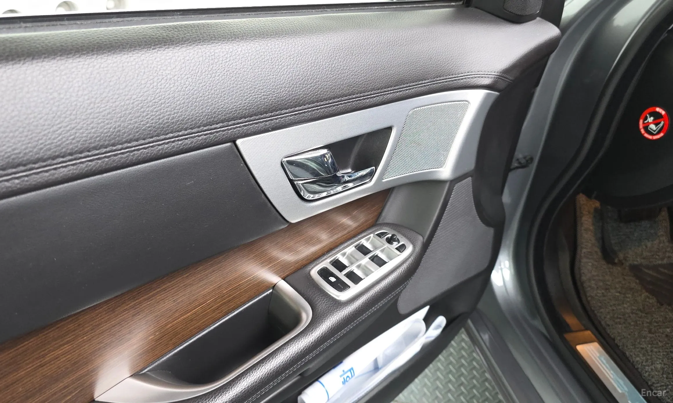 Jaguar New XF превью 17