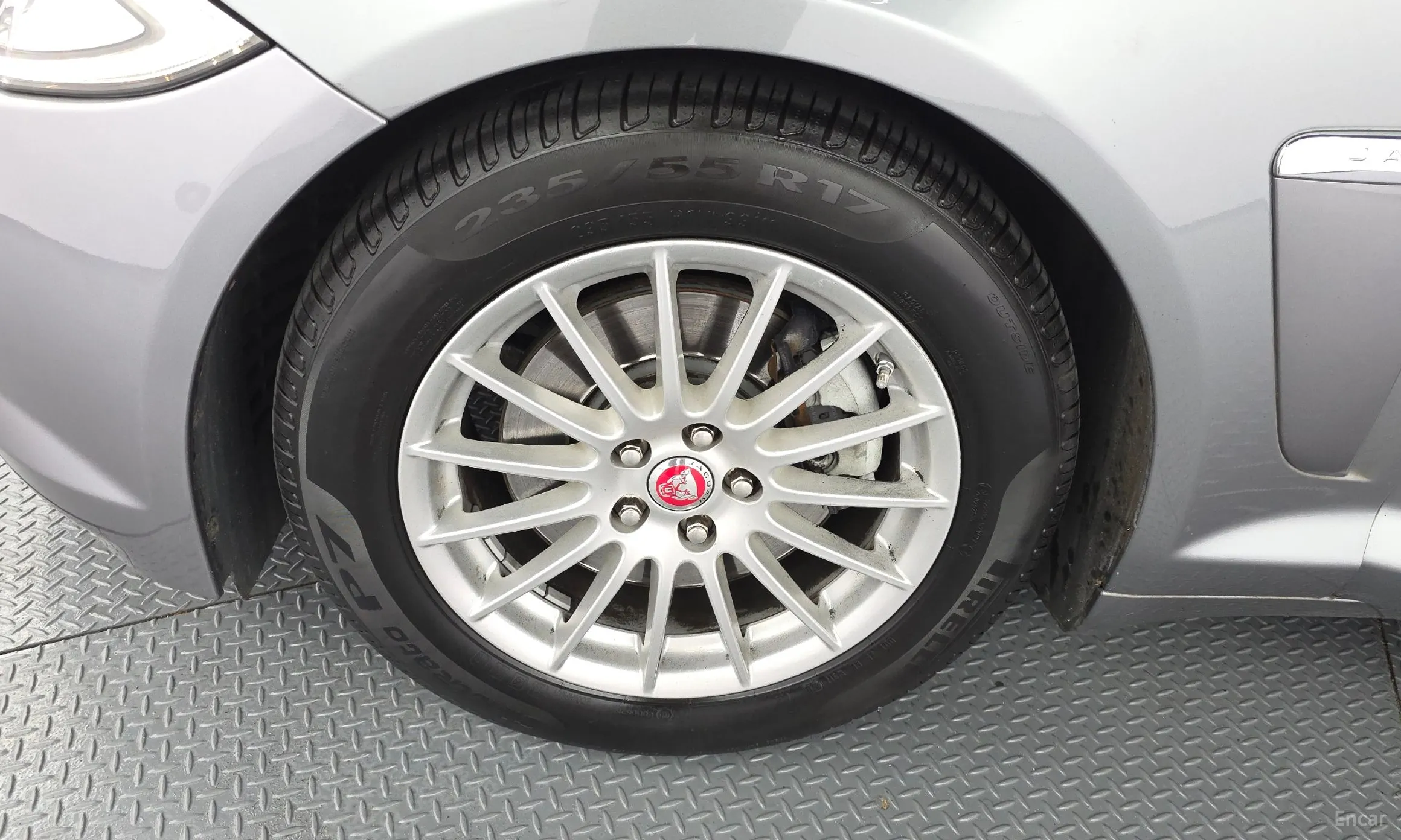 Jaguar New XF превью 5