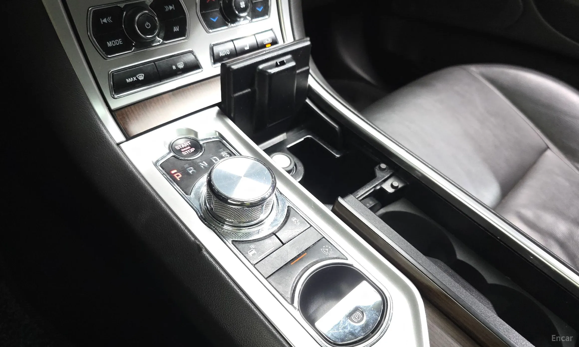 Jaguar New XF превью 9