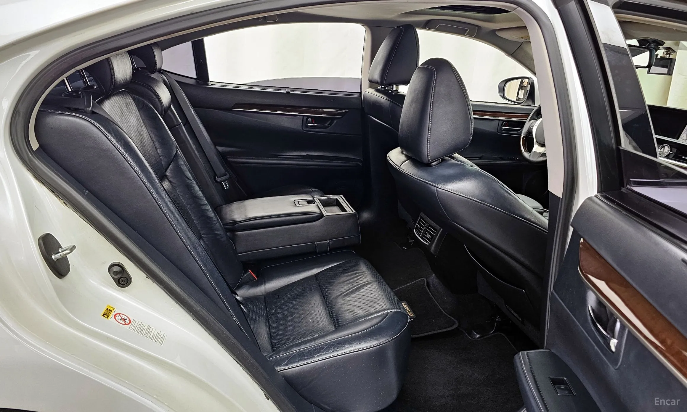 Lexus New ES300h превью 12