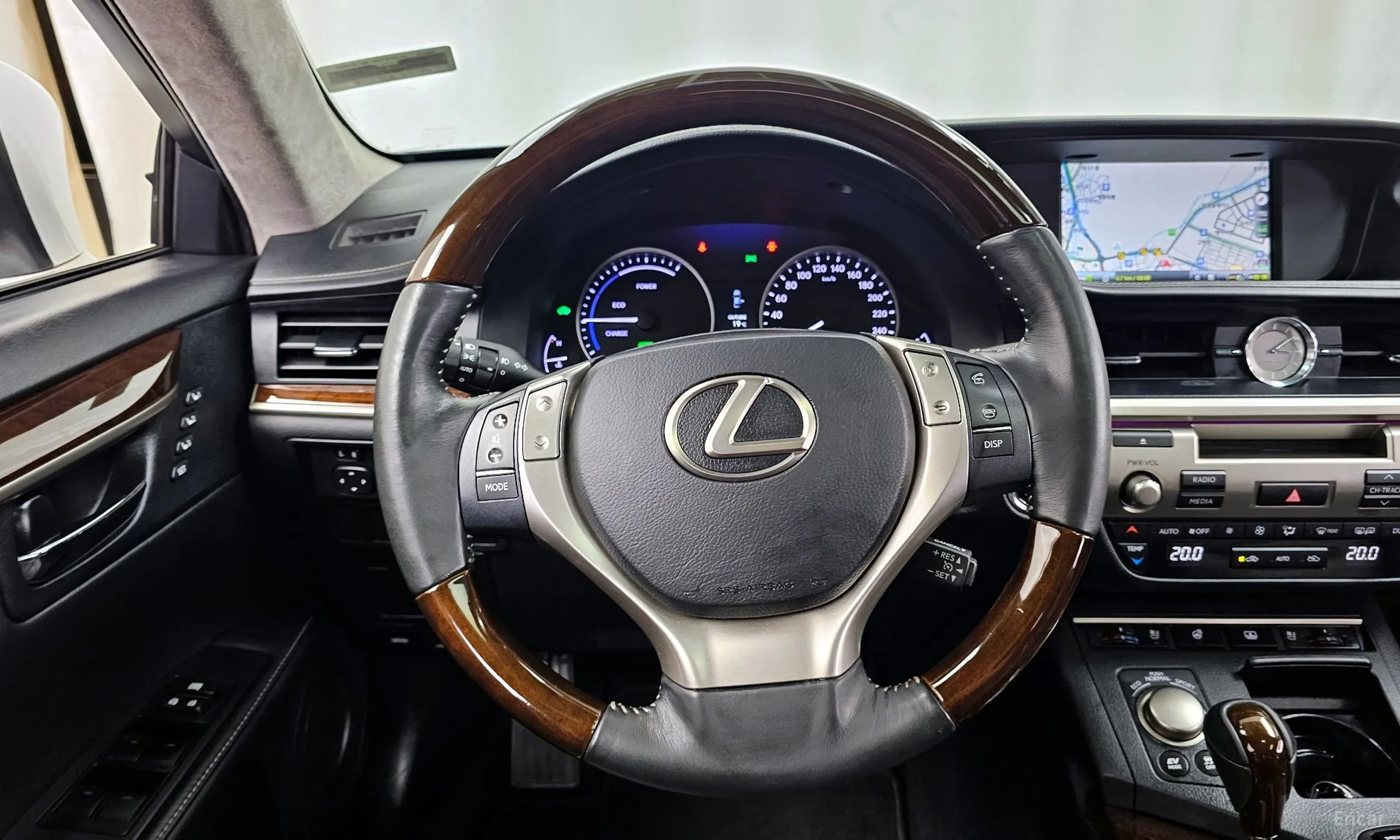 Lexus New ES300h превью 13