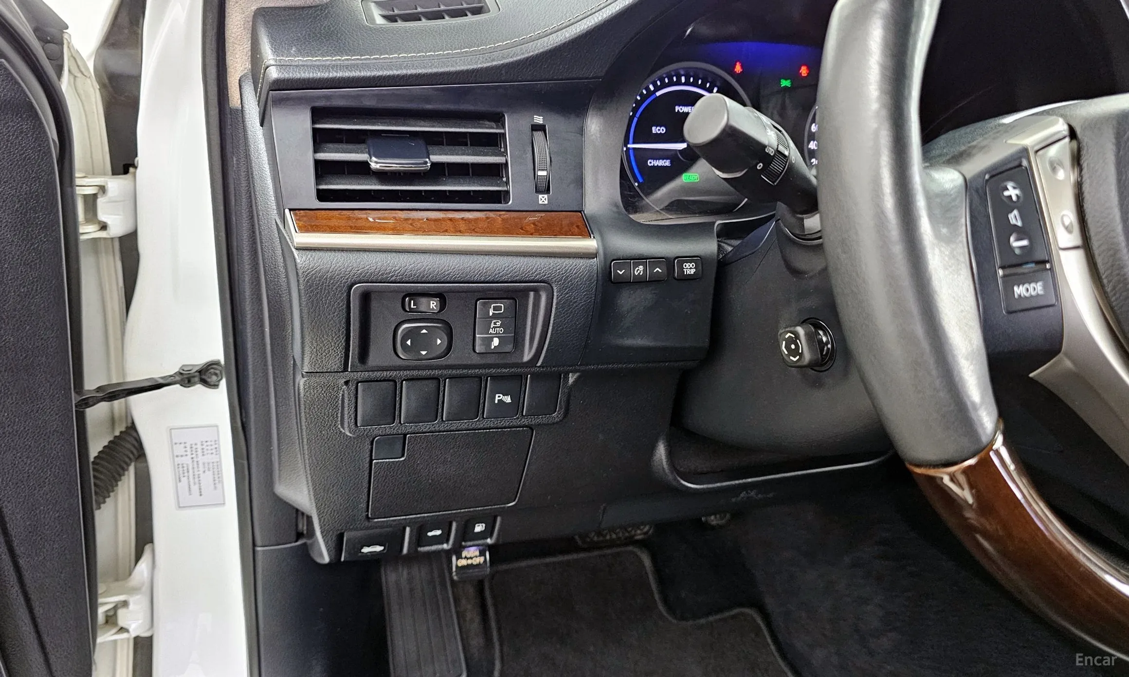 Lexus New ES300h превью 16