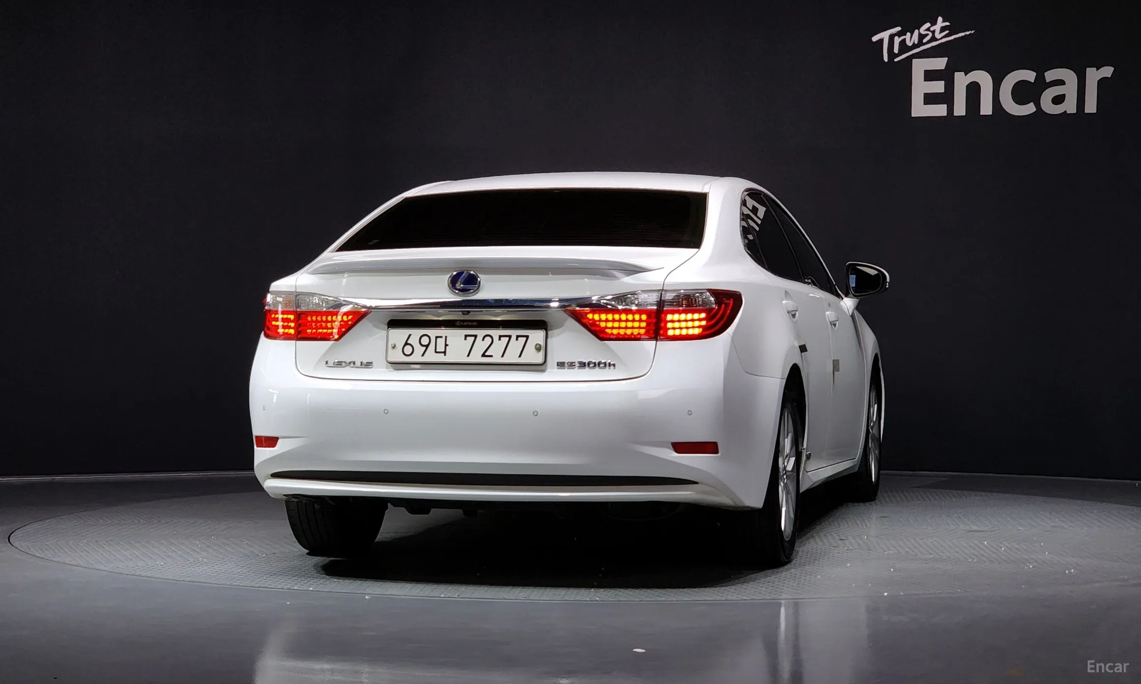 Lexus New ES300h превью 4
