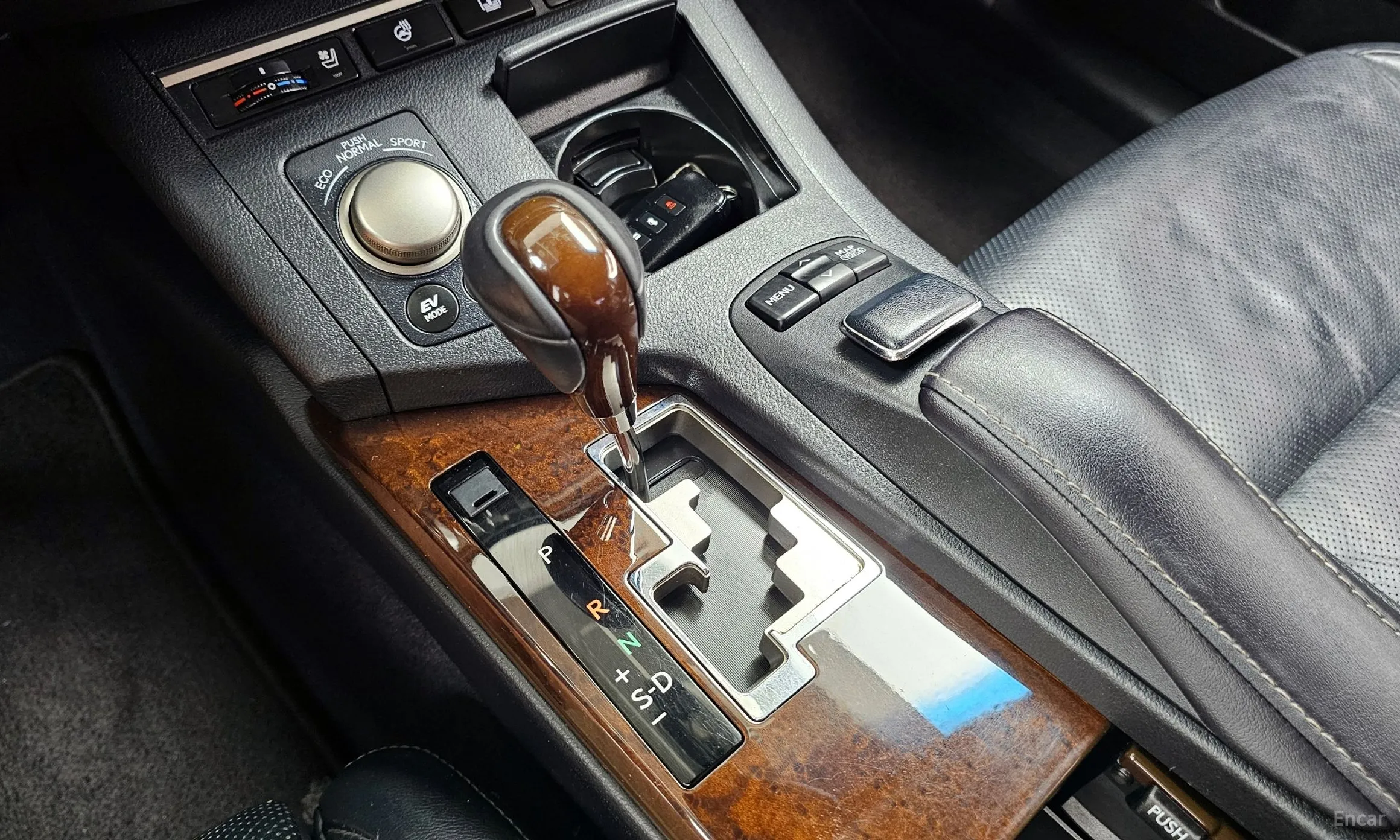 Lexus New ES300h превью 9