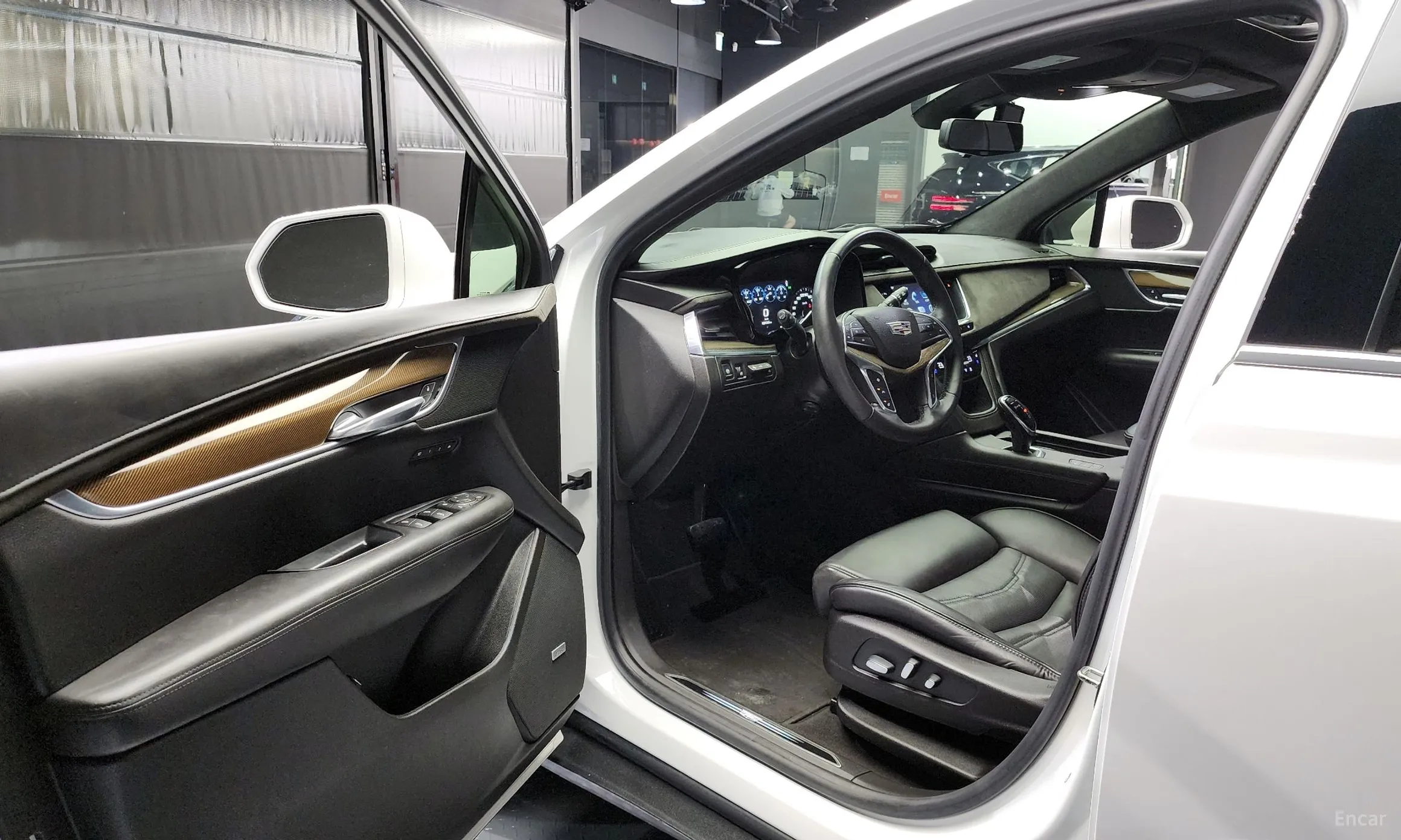Cadillac XT5 превью 10